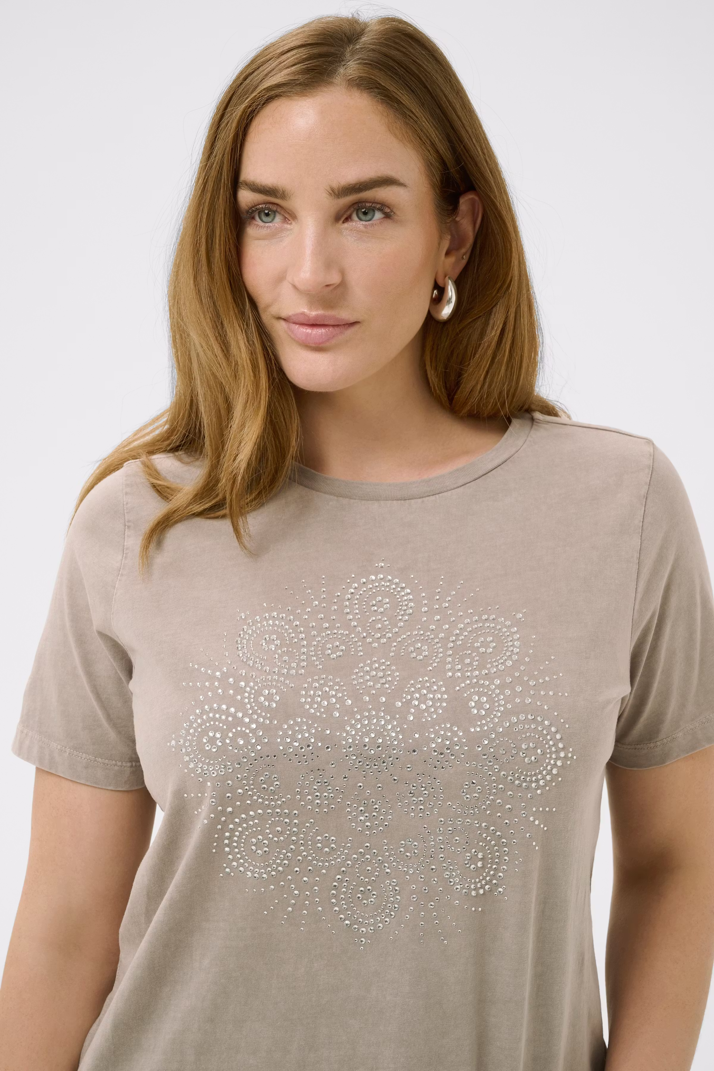 BPnorah T-shirt LOOKBOOK DETAIL 40200122-1614071