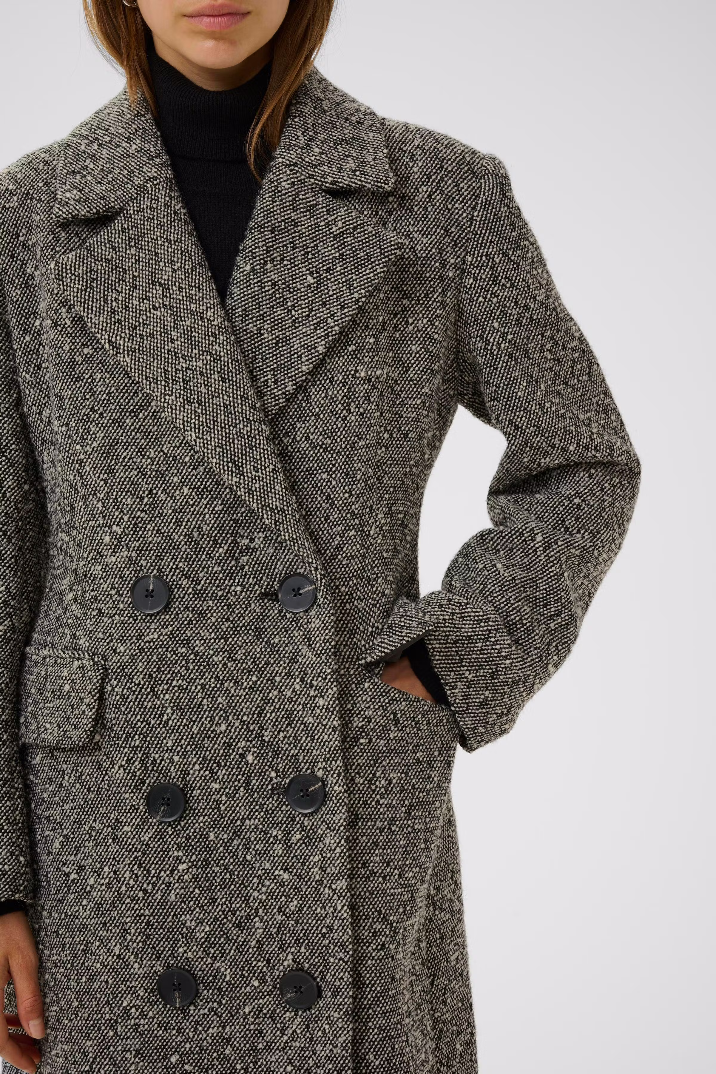 YashaIW Lapel Mantel LOOKBOOK DETAIL 30110613-300027