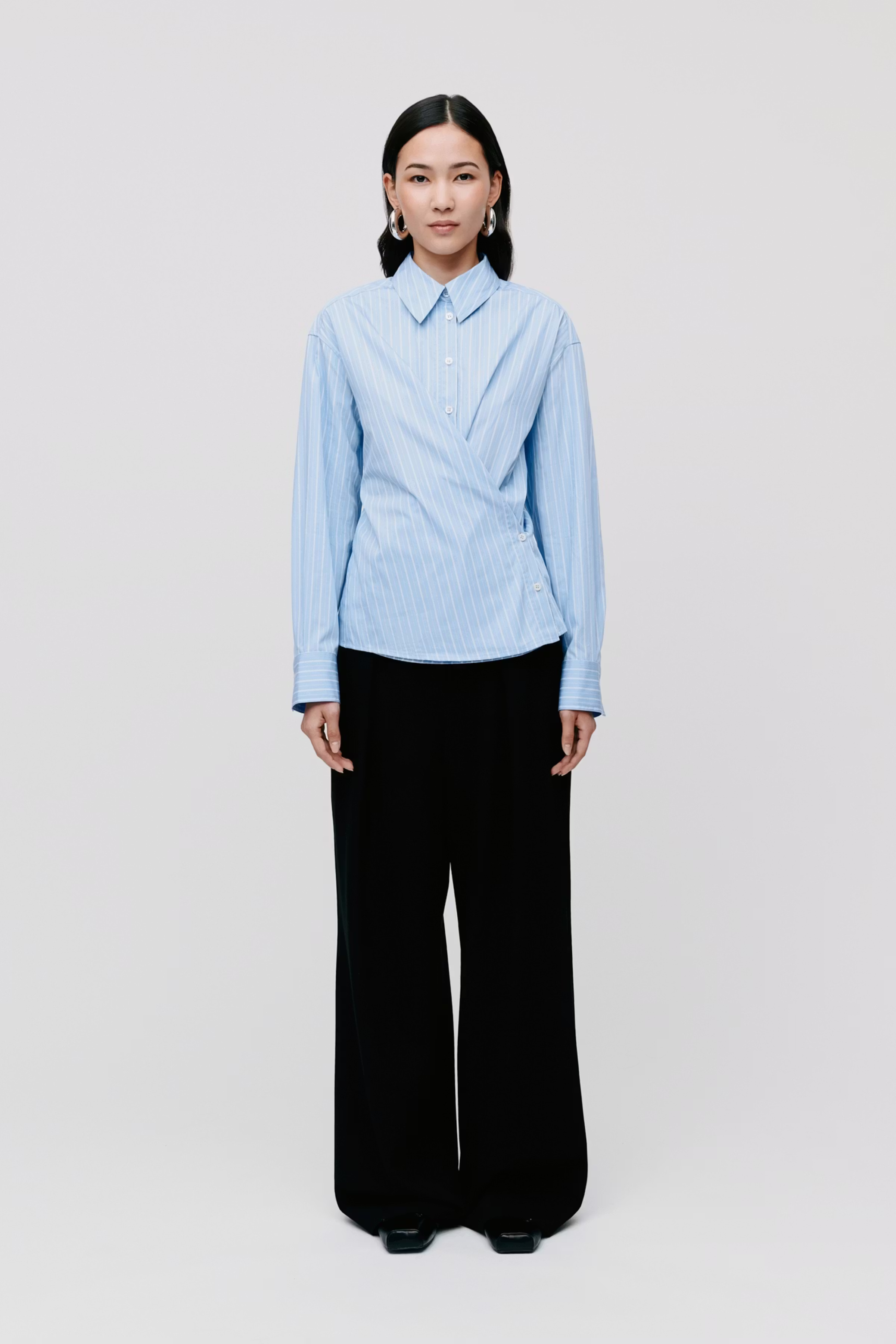 EVONNE Blouse LOOKBOOK FRONT 30600282-MC2150