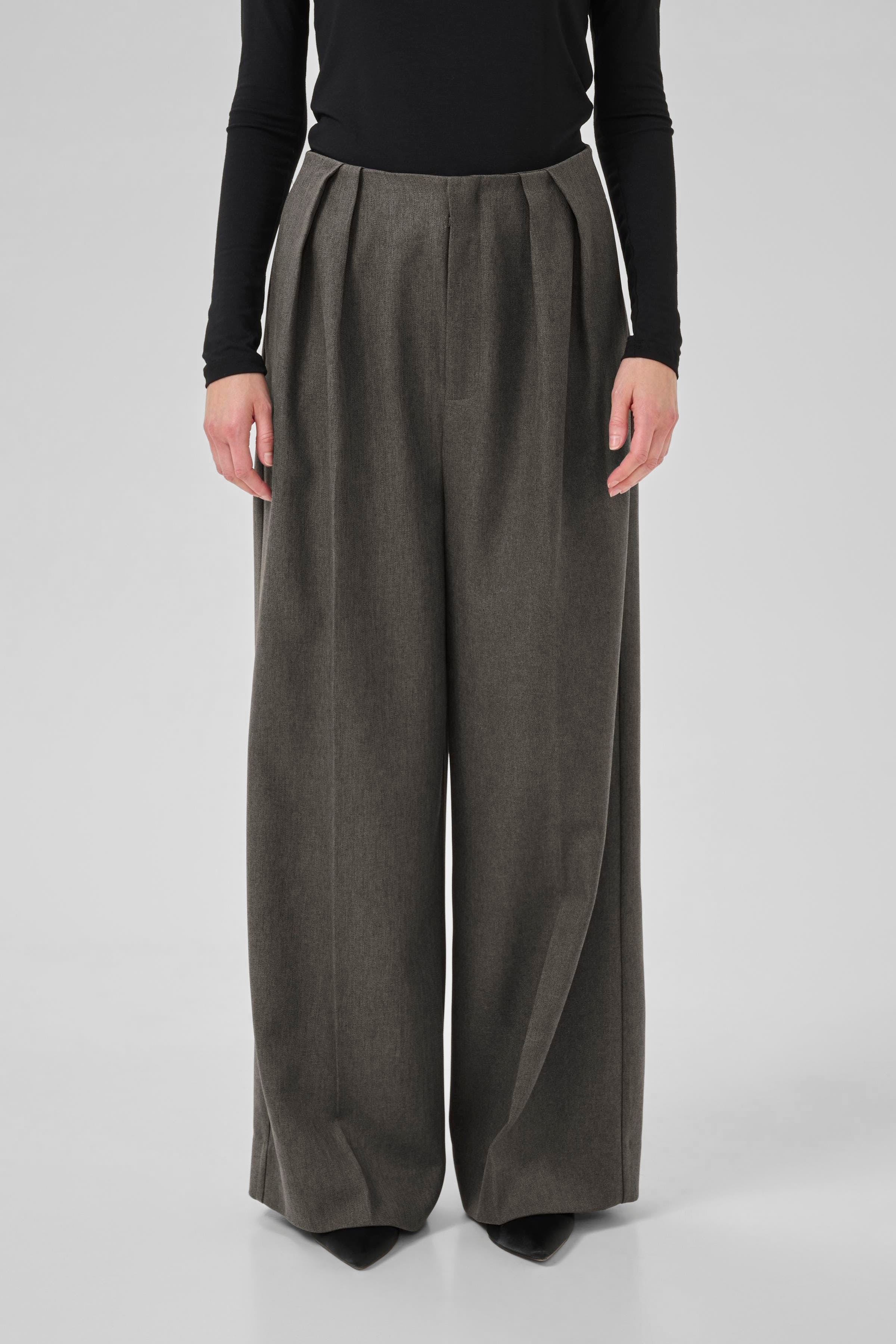 SpaceMW Trousers LOOKBOOK FRONT 10705279-193906