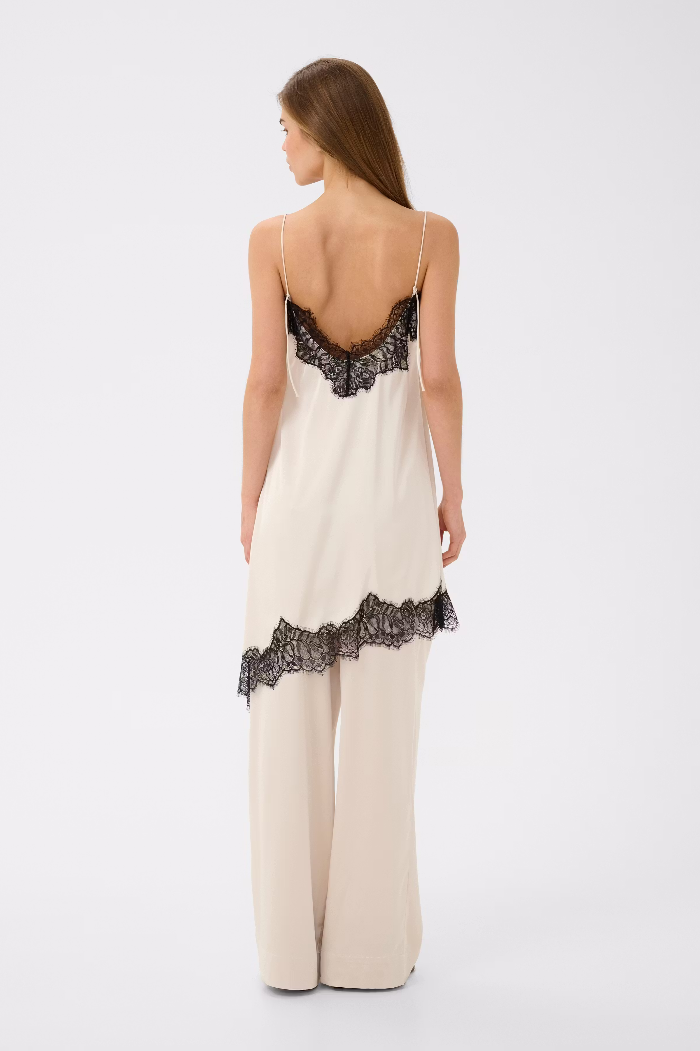 GZlalou Klänning LOOKBOOK BACK 10911314-130905