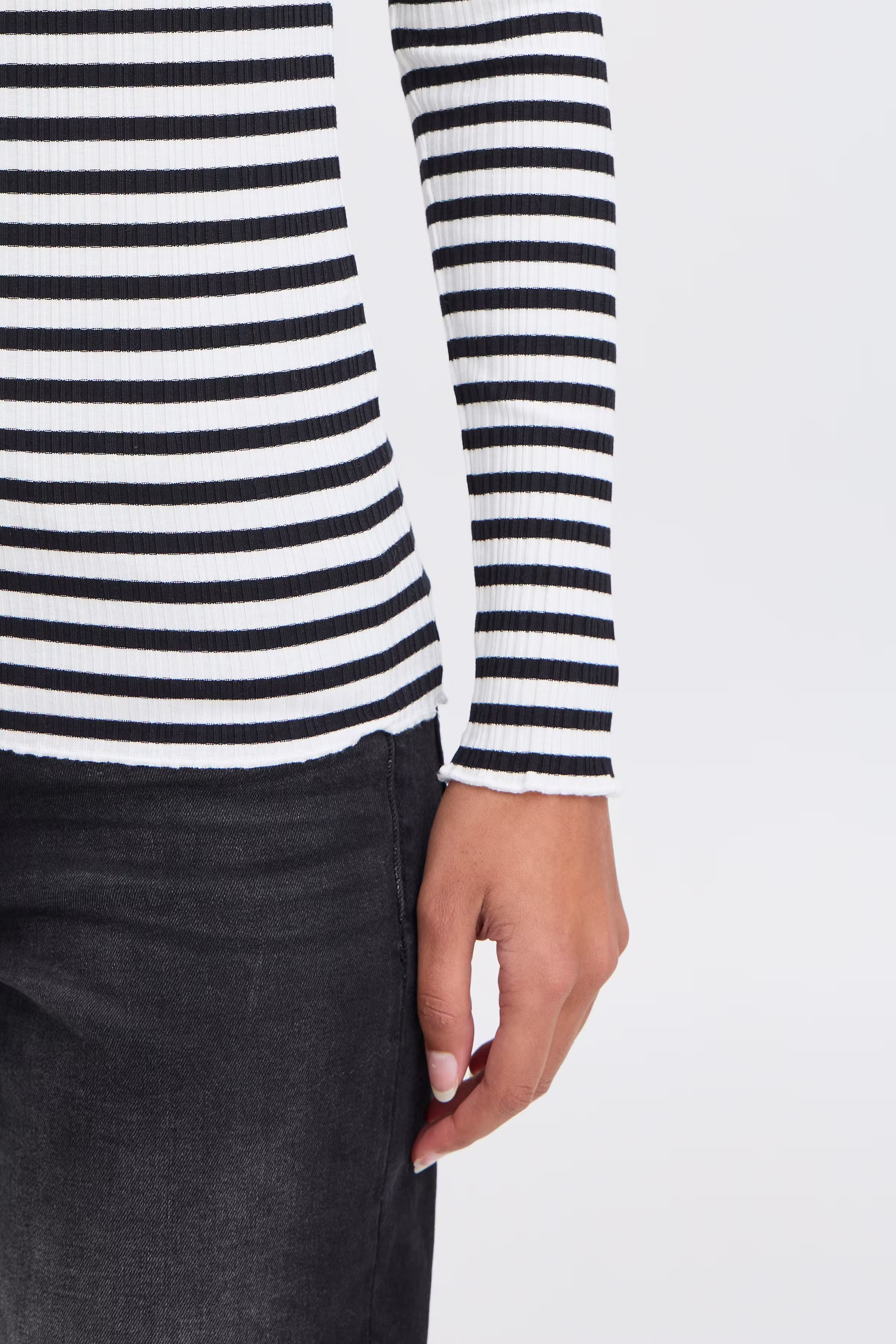 IHCELLA Long sleeved T-shirt LOOKBOOK DETAIL 20122819-204416