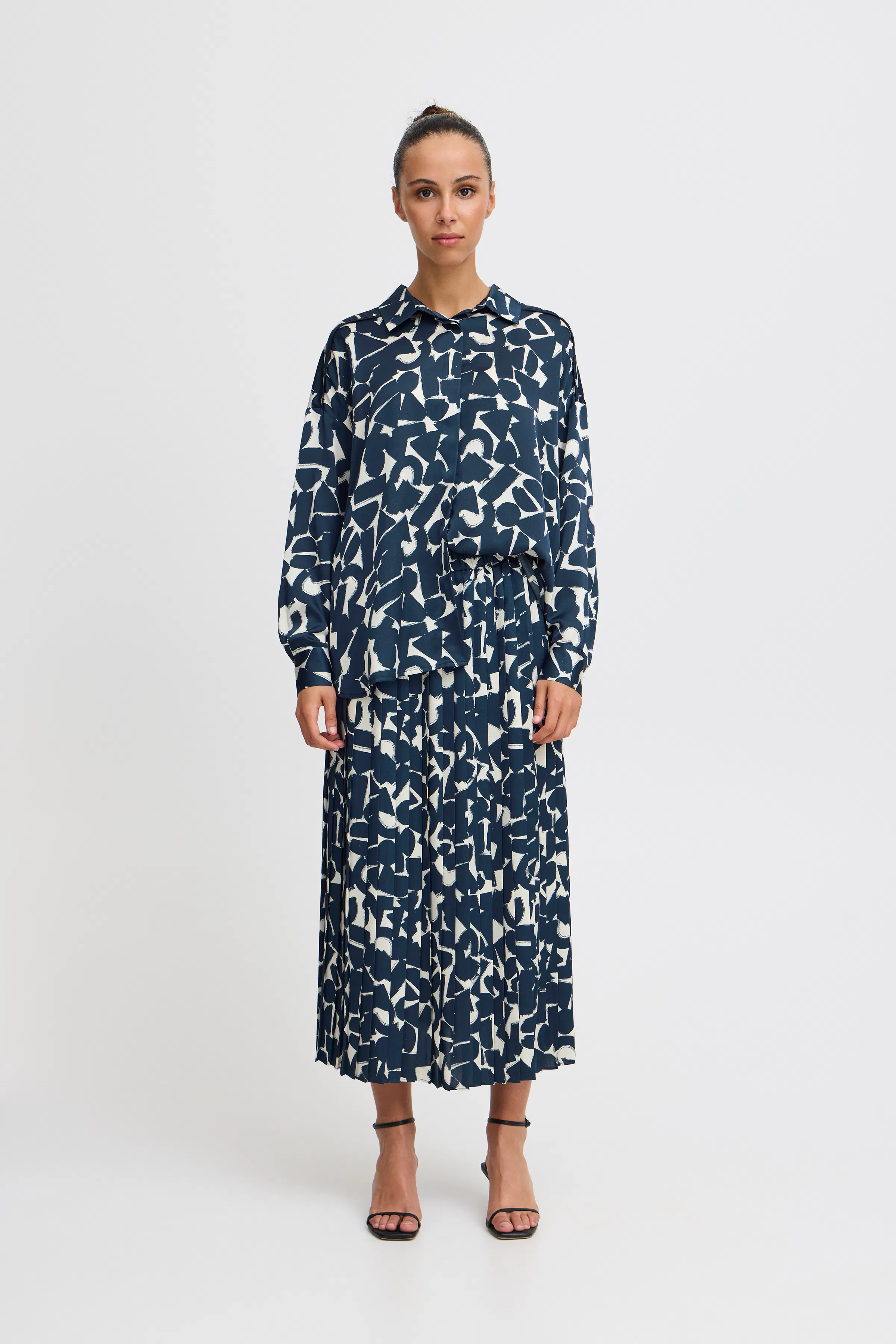 IHGRAPHI Jupe LOOKBOOK FRONT 20121930-203730