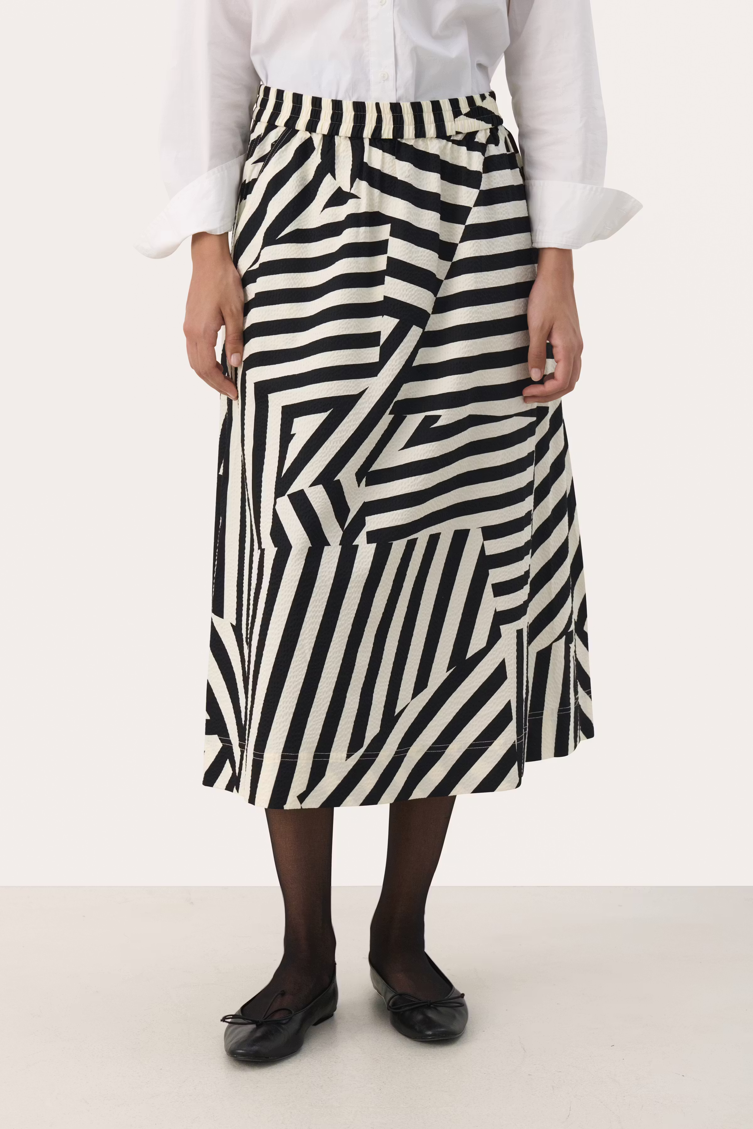 EmmelinePW Skirt LOOKBOOK FRONT 30309594-302748