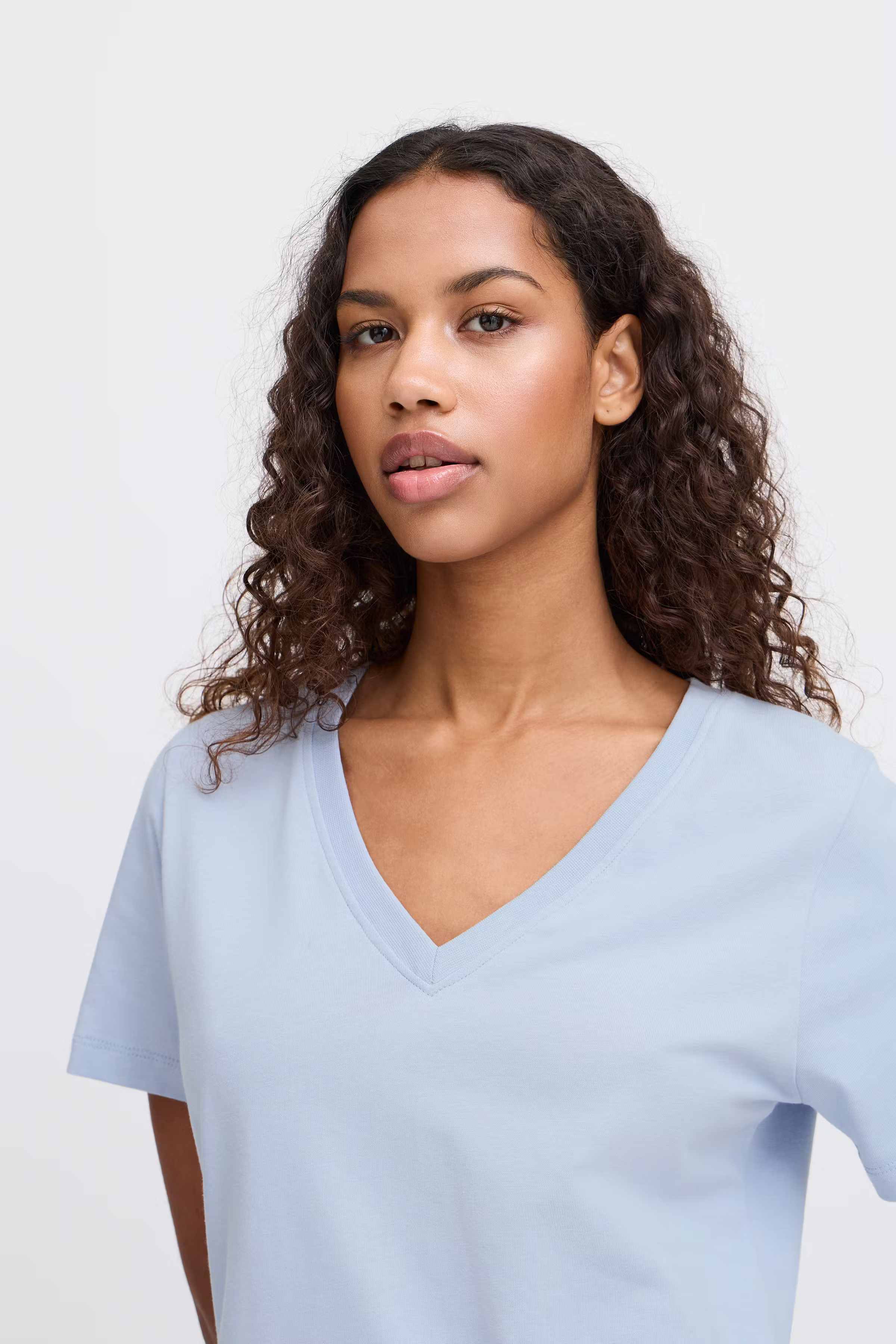 IHPALMER V-neck T-shirt LOOKBOOK DETAIL 20120348-143912