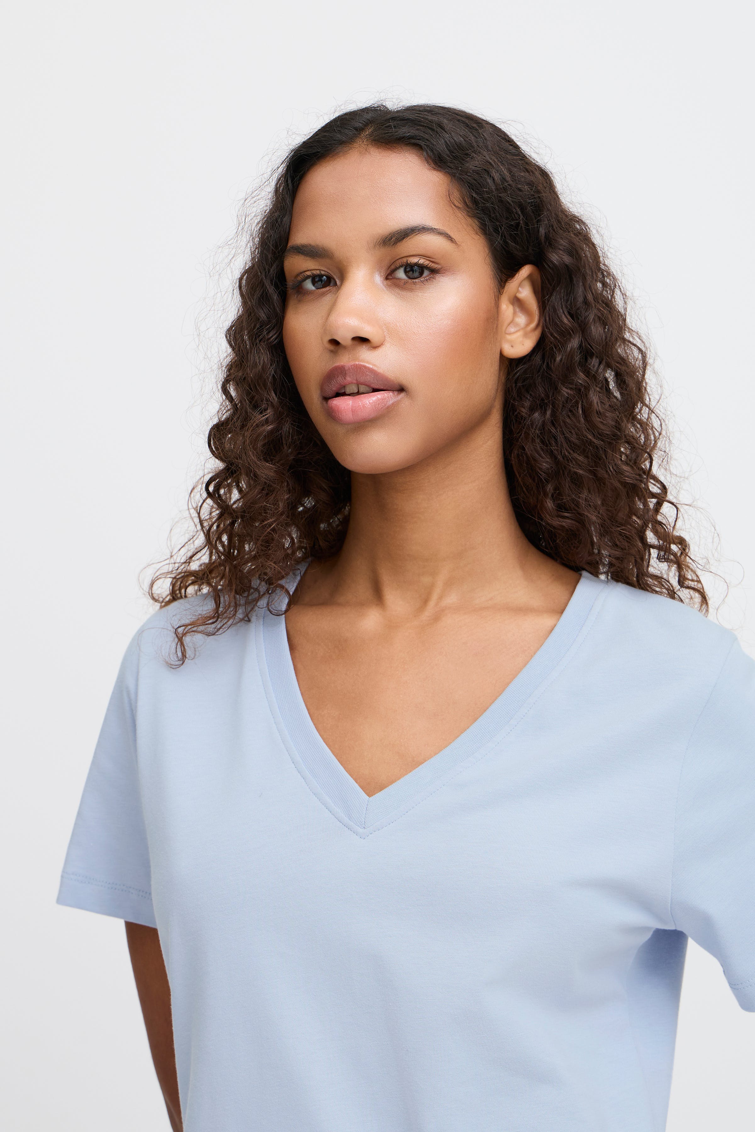 IHPALMER V-neck T-shirt LOOKBOOK DETAIL 20120348-143912