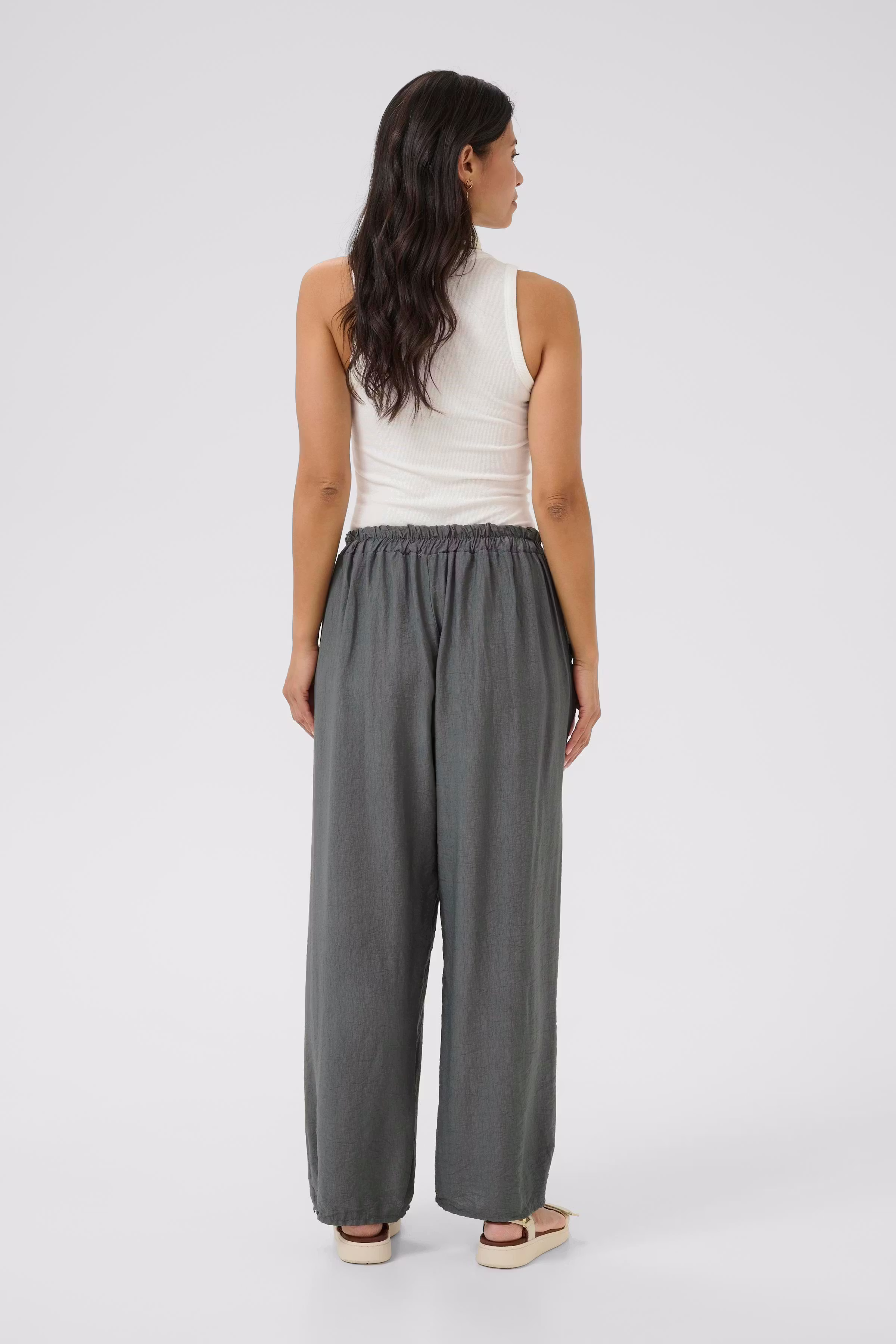 BPkiana Hose LOOKBOOK BACK 40103547-400805