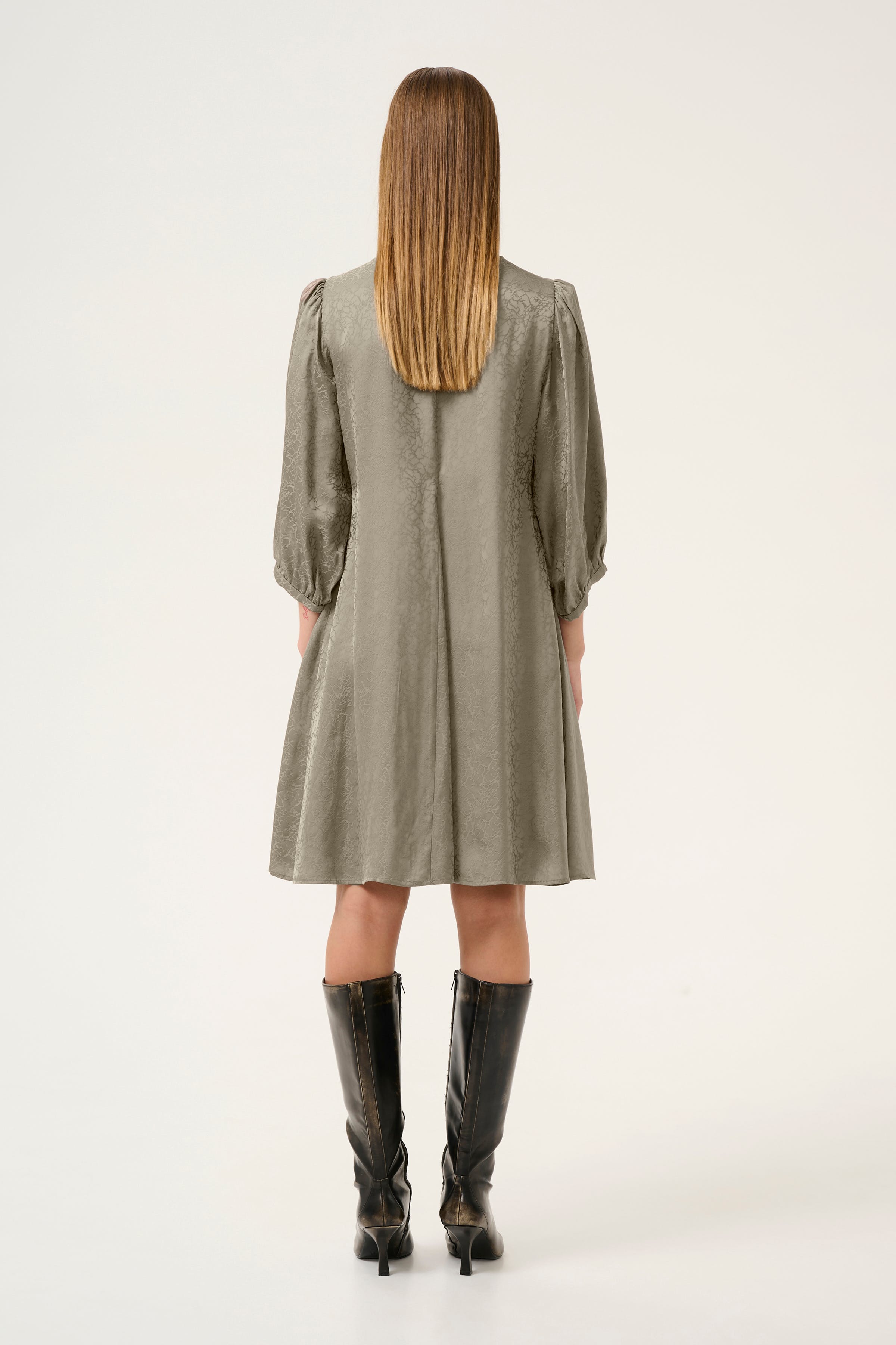 KBTrinity Kleid LOOKBOOK BACK 10105281-181110