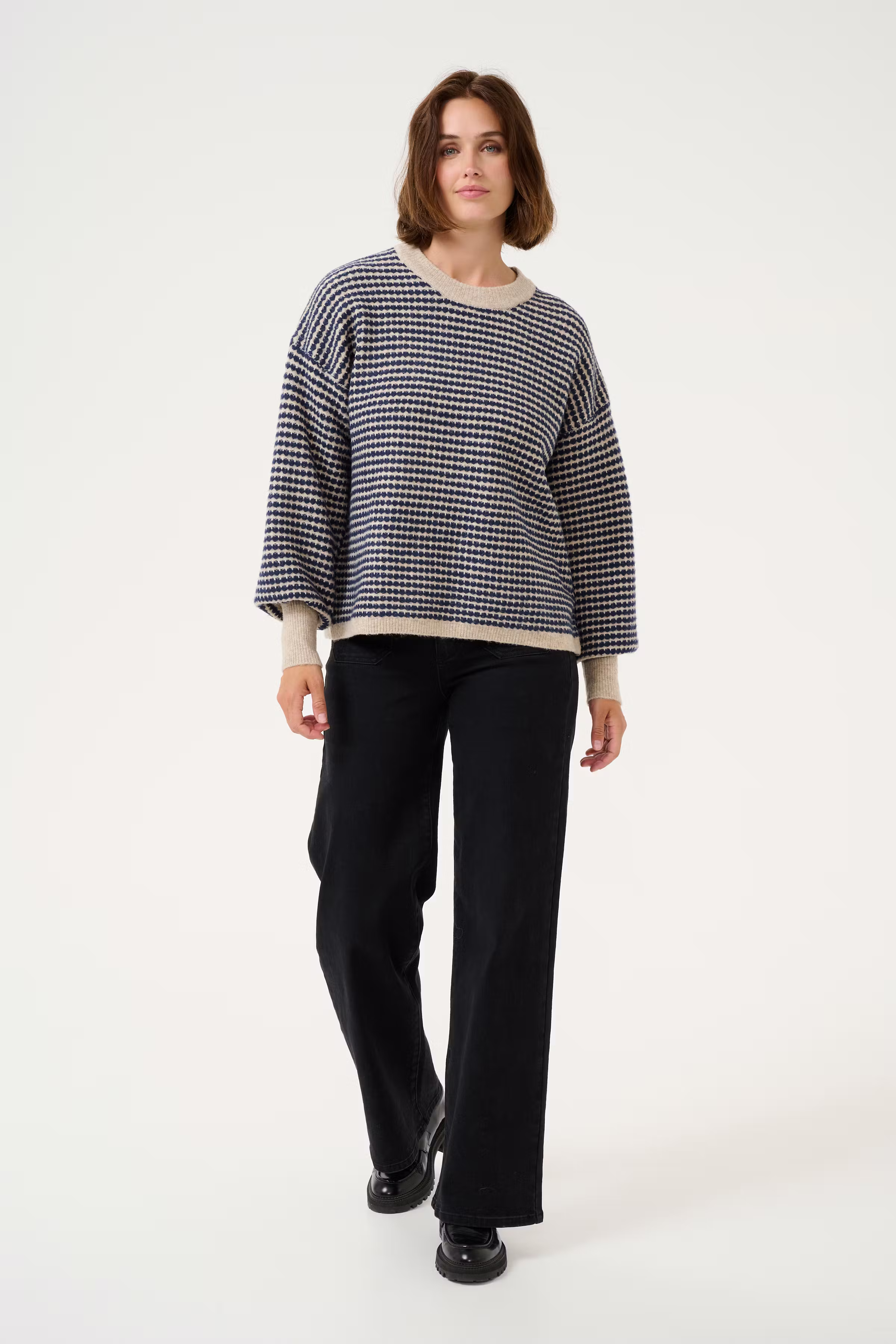 KAellery Pullover LOOKBOOK FRONT 10509032-106867