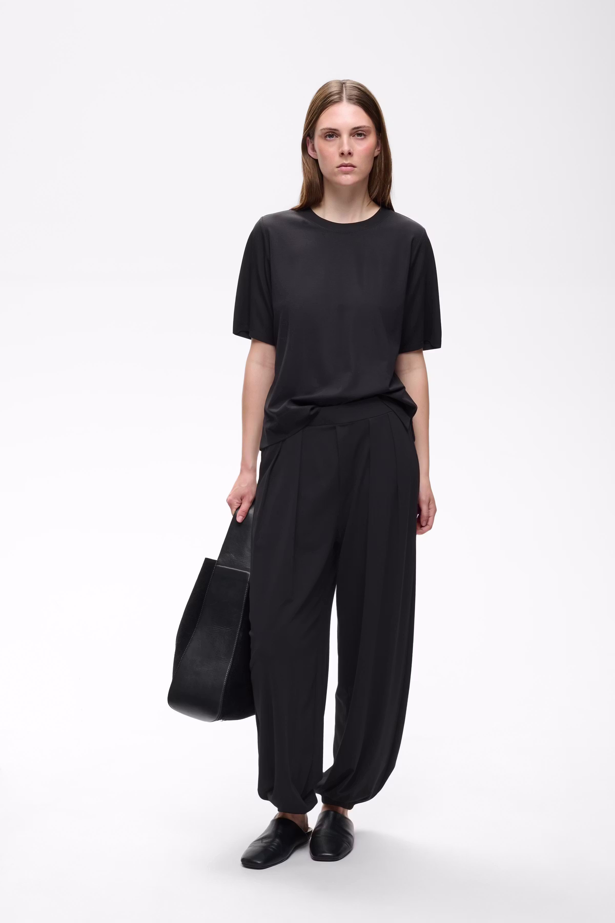 TrissaIW Hose LOOKBOOK FRONT 30111340-194008