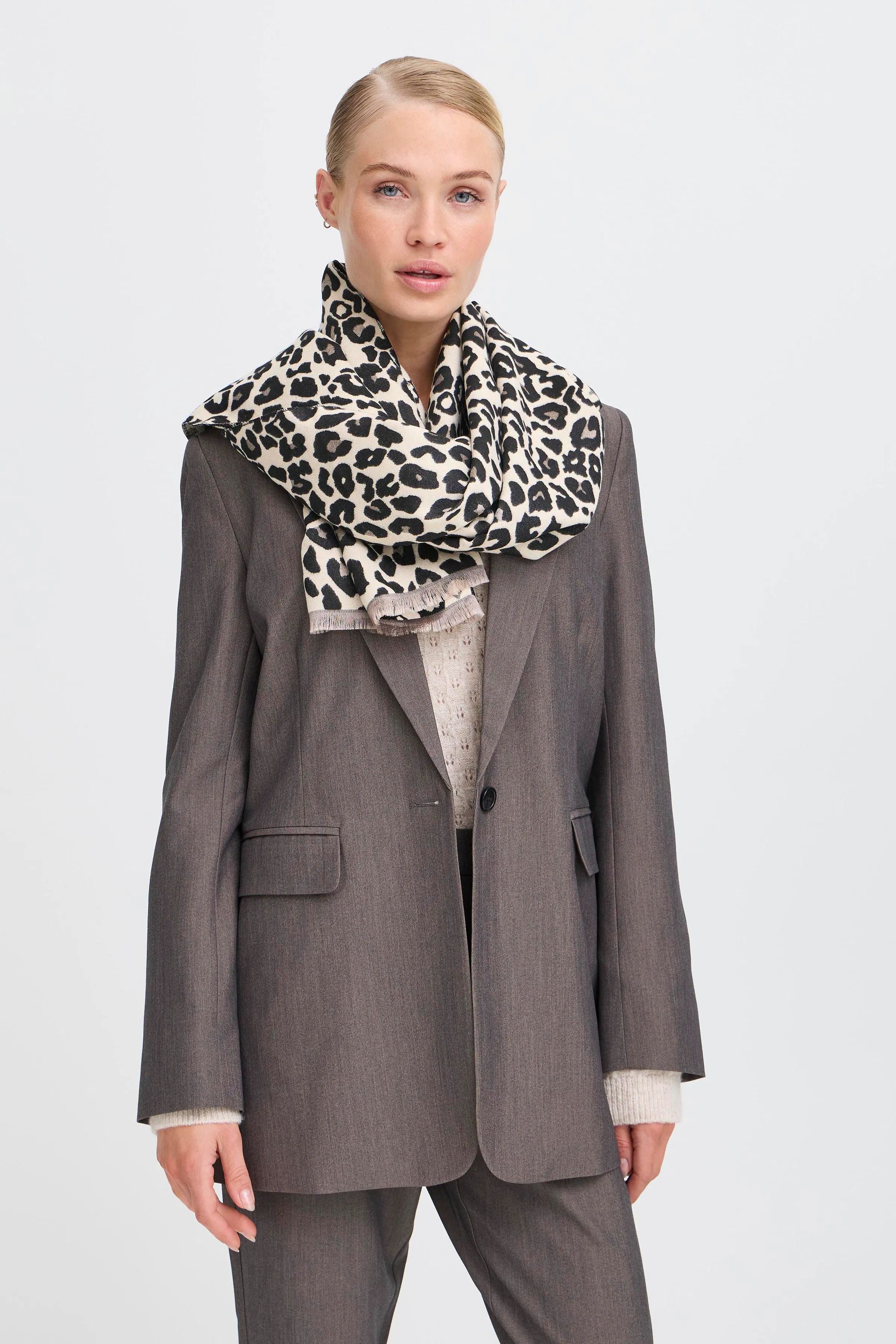 BYVILEOPARD Skjerf LOOKBOOK FRONT 20817261-200453