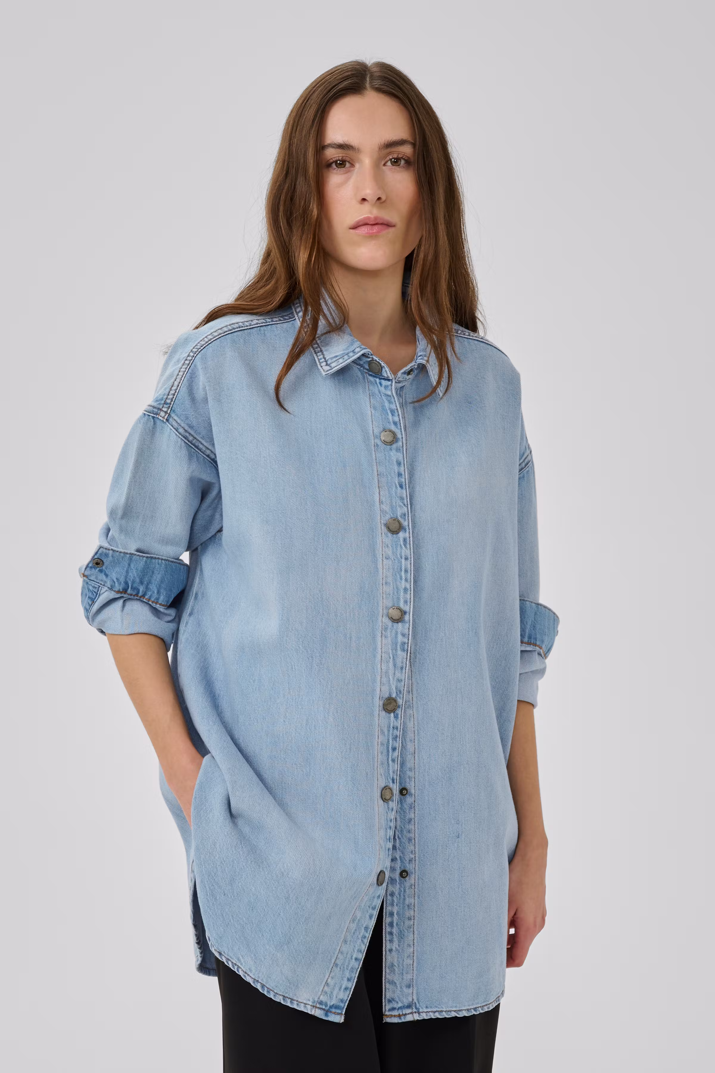 HilmaMW Denim overhemd LOOKBOOK FRONT 10705096-100045