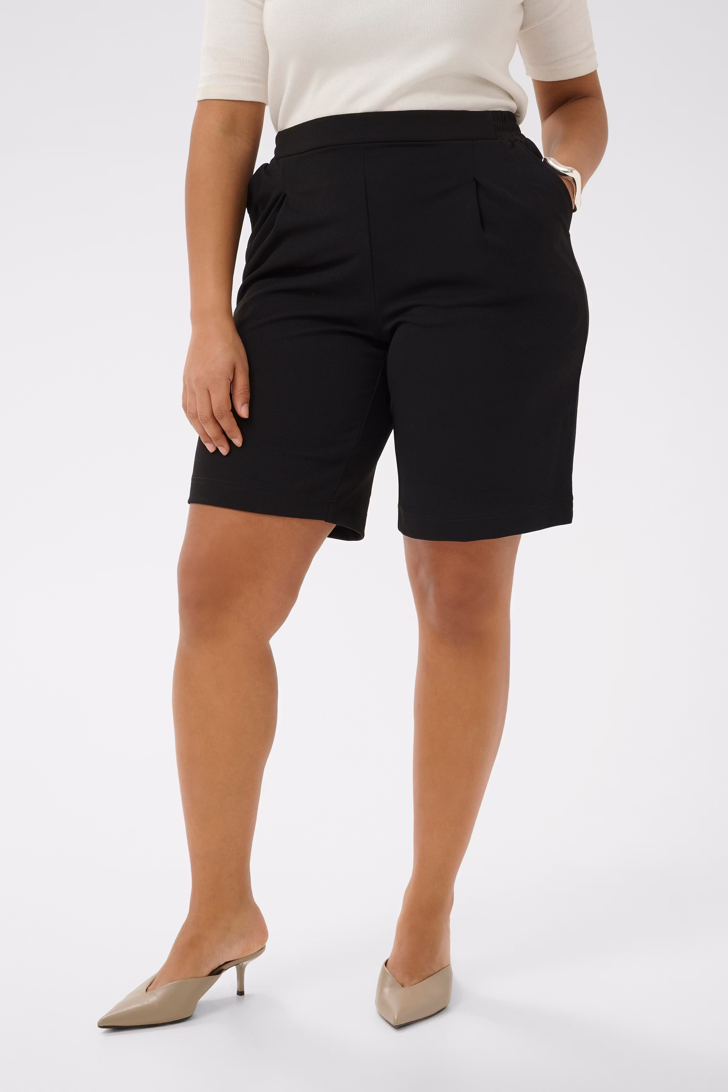 KCpheolo Shorts LOOKBOOK FRONT 10584095-100121