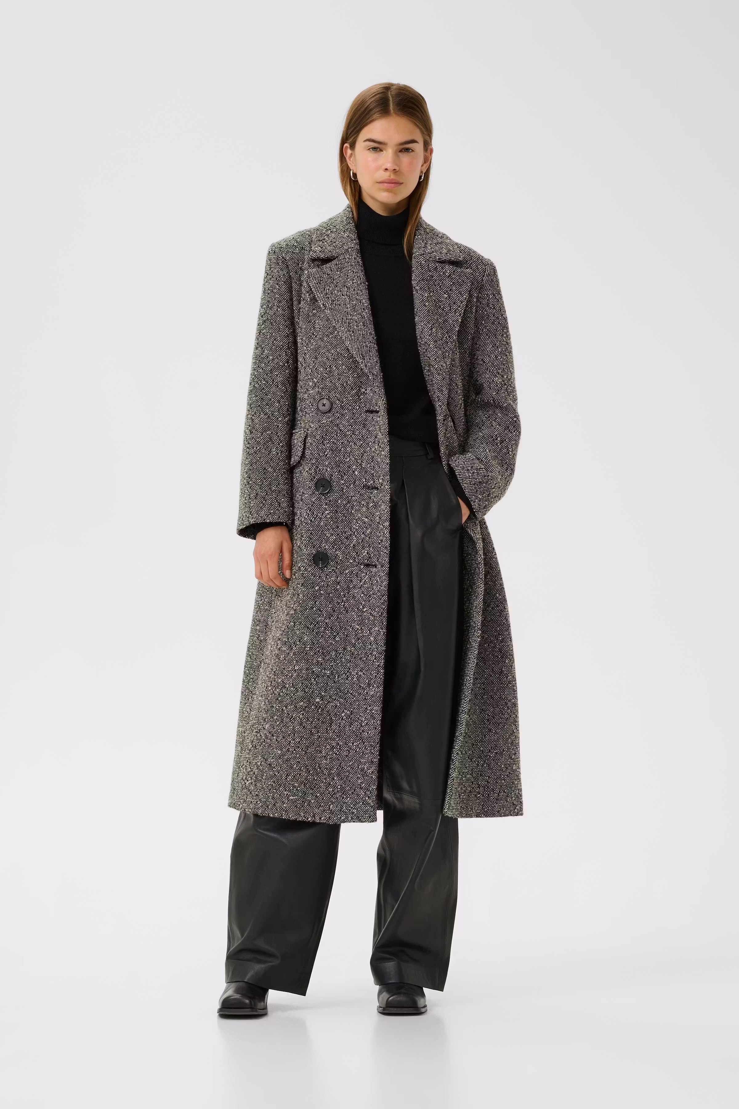 YashaIW Lapel Mantel LOOKBOOK FRONT 30110613-300027