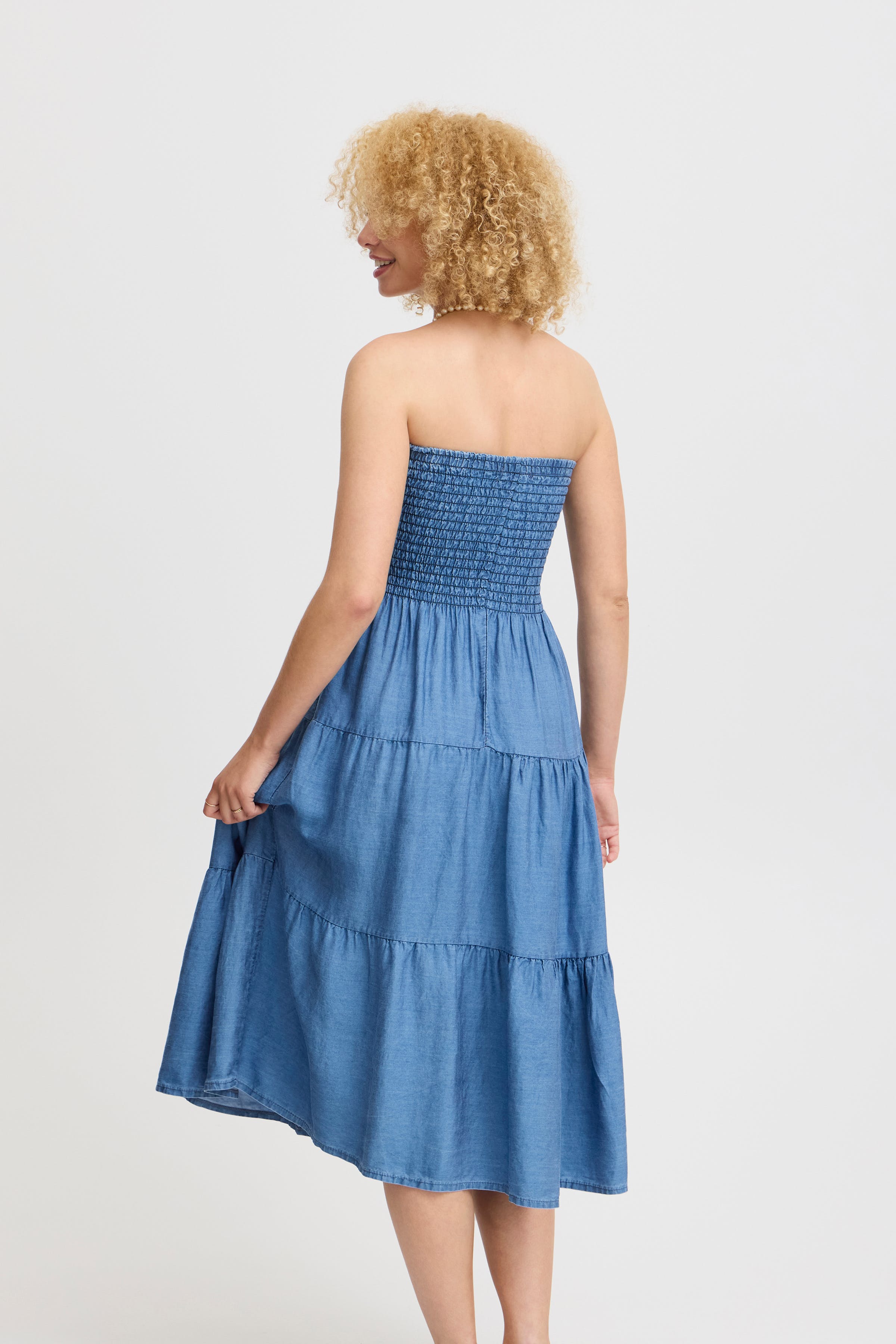 SBJARLINY Jurk LOOKBOOK BACK 22100617-203403