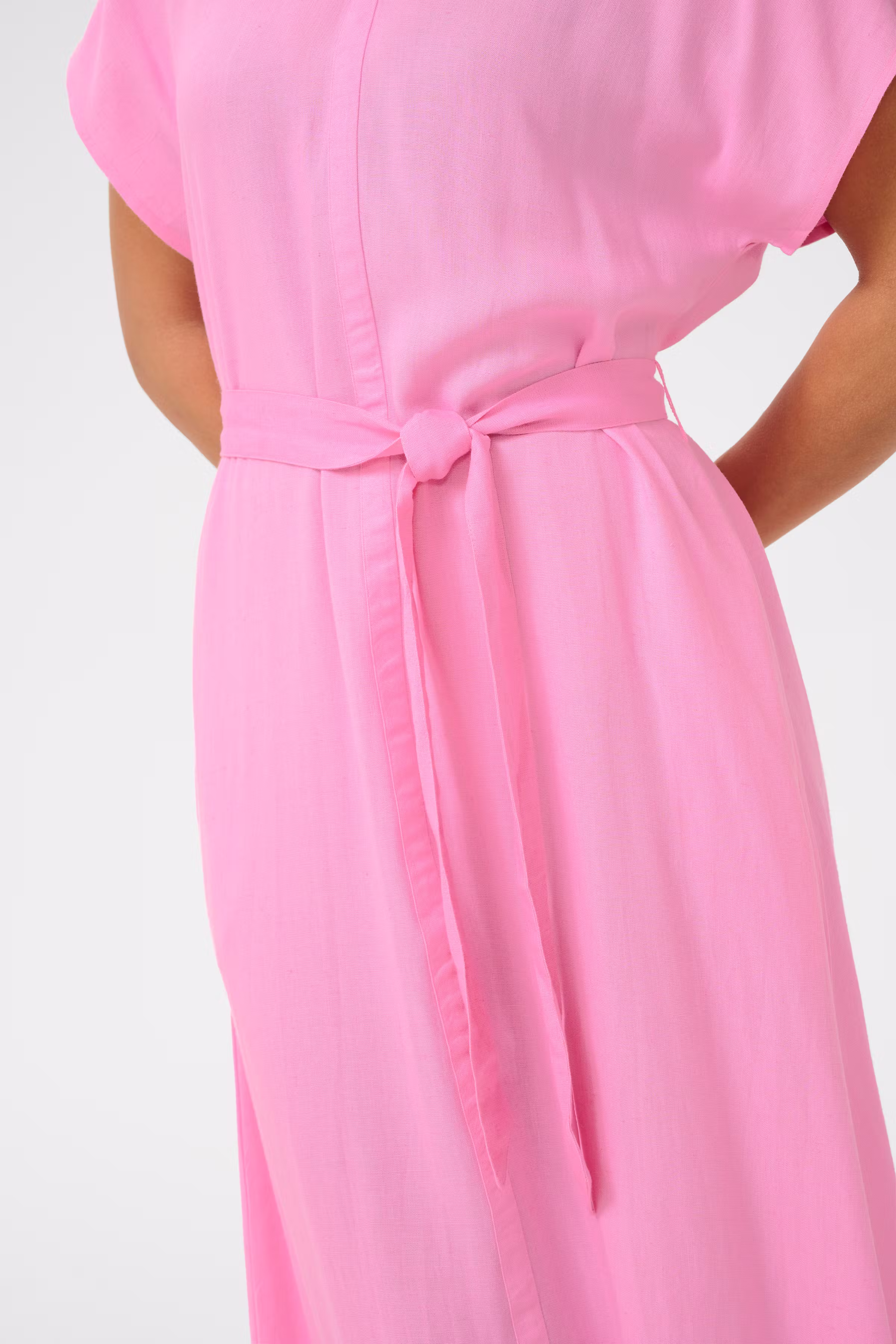 CRVenta Linen dress LOOKBOOK DETAIL 10613593-152215