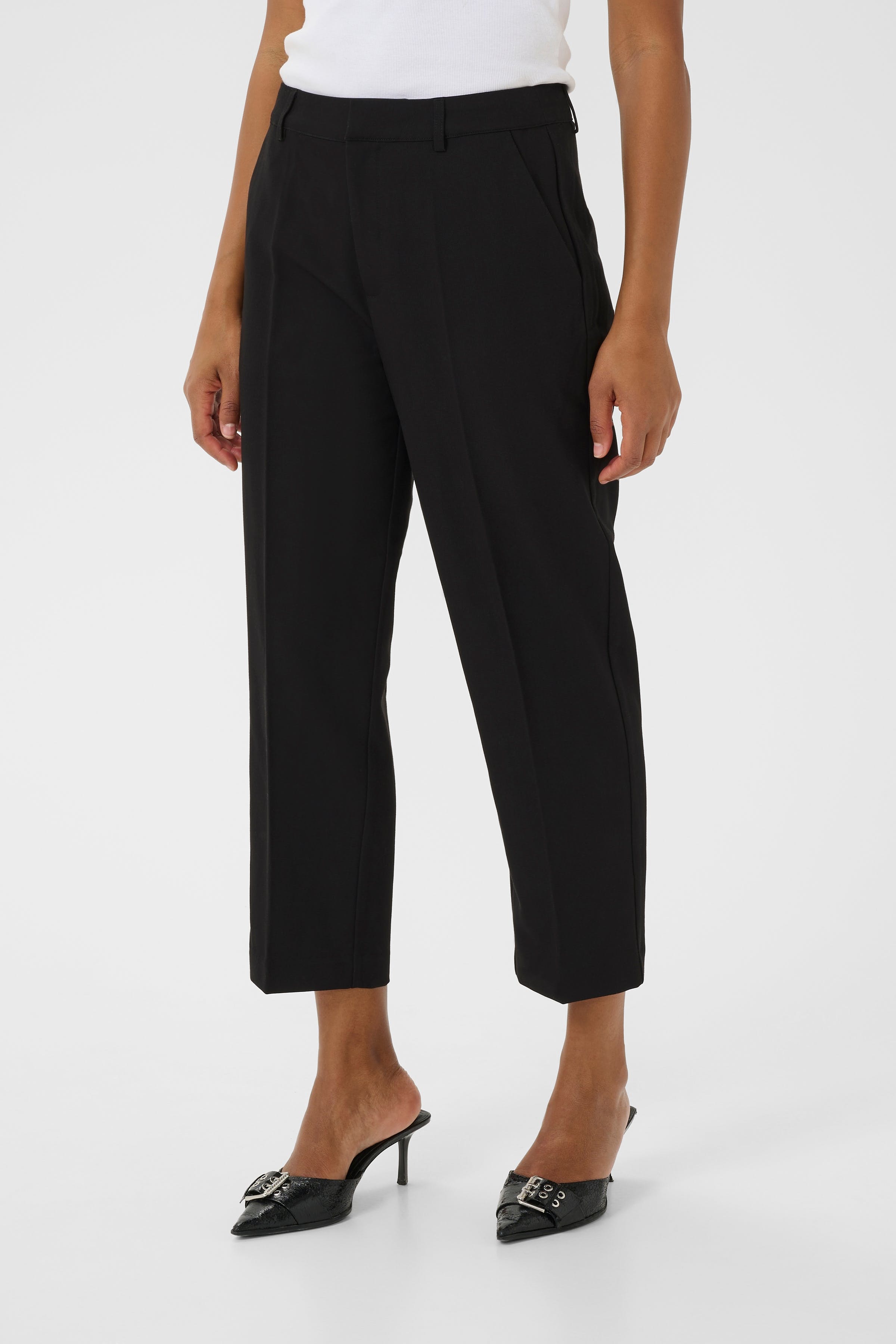 KAsakura Trousers LOOKBOOK FRONT 10508781-100121