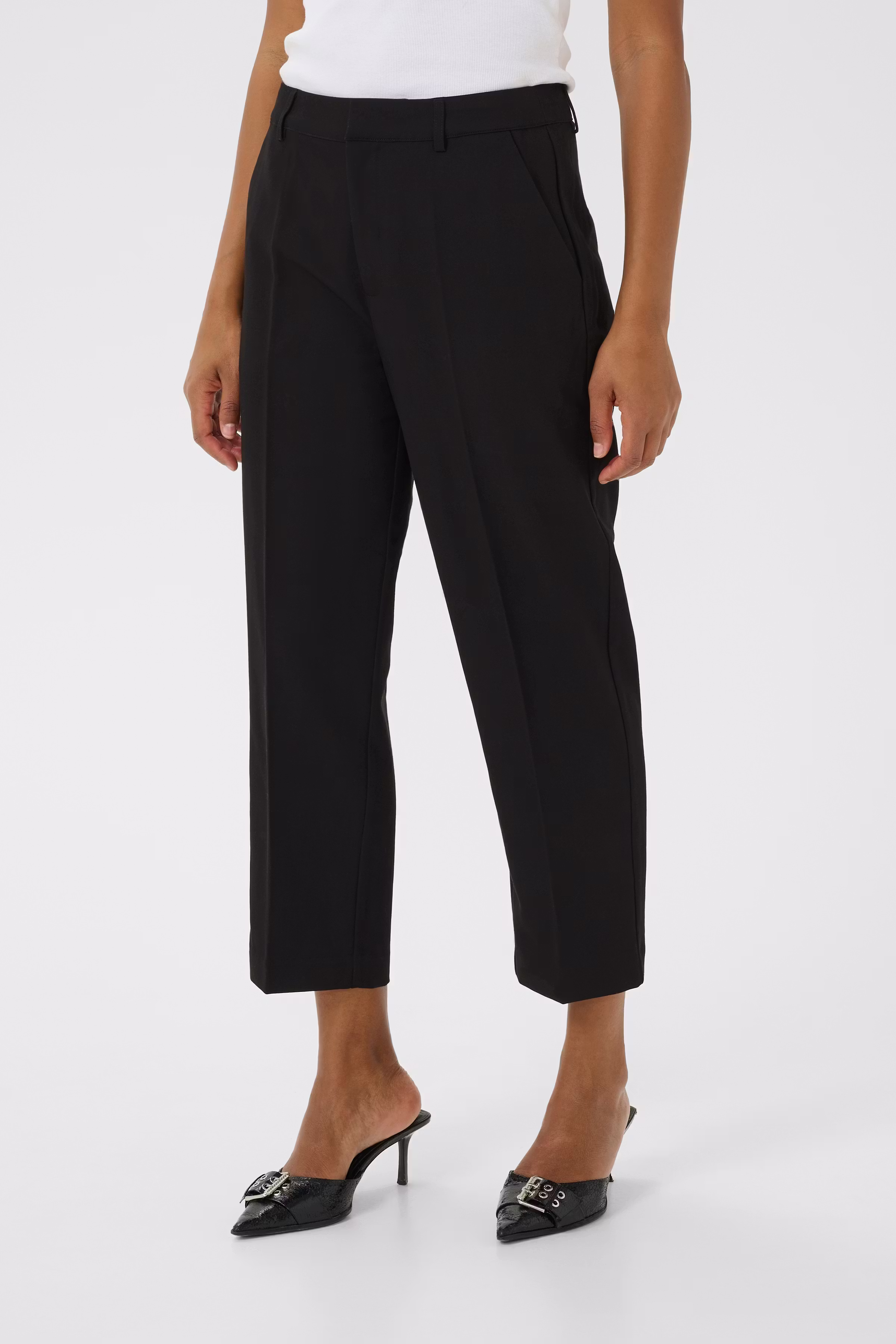 KAsakura Trousers LOOKBOOK FRONT 10508781-100121
