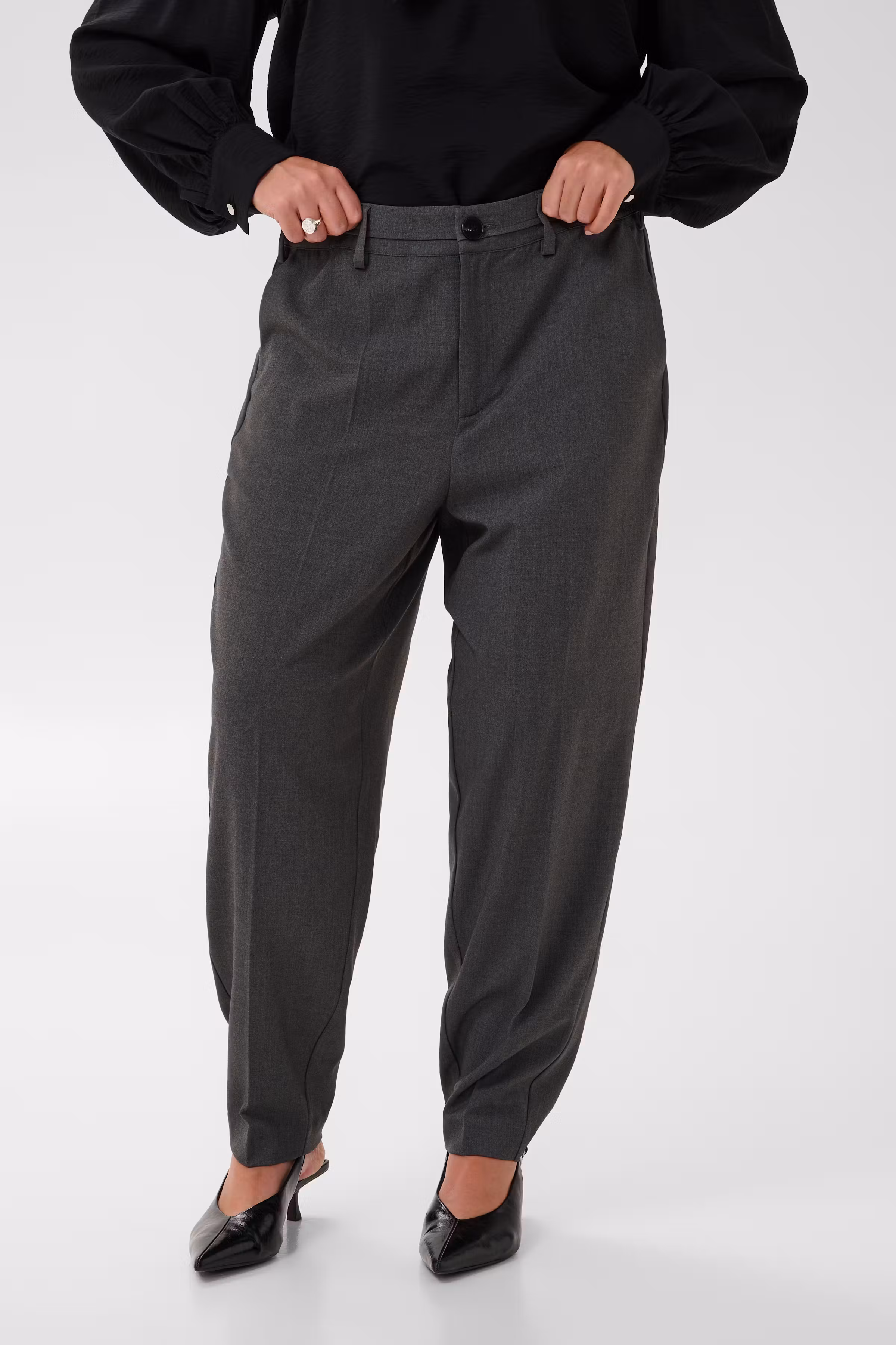 KCriella Bukser LOOKBOOK FRONT 10584527-100125