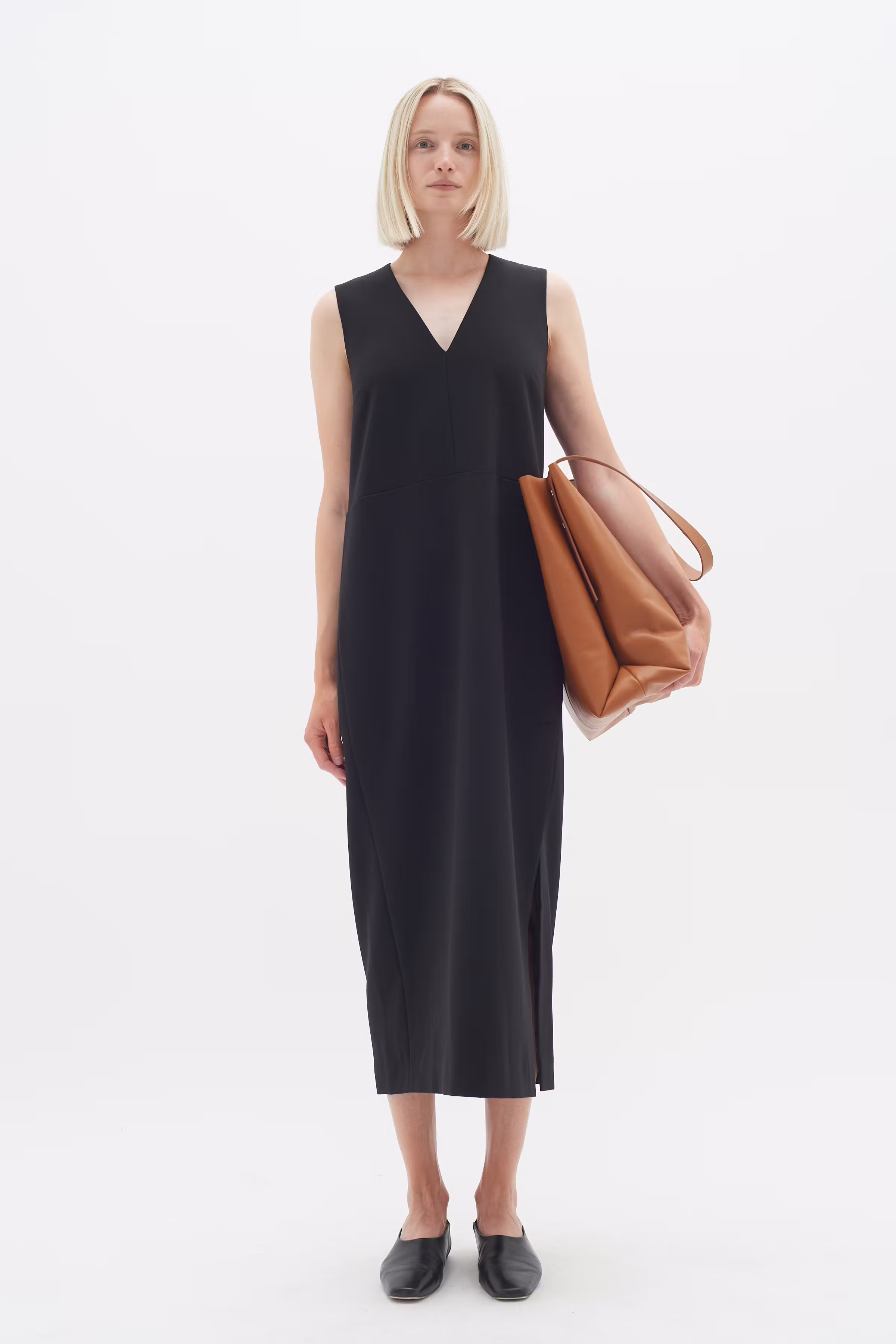 ZomaIW V-Dress LOOKBOOK FRONT 30109216-194008