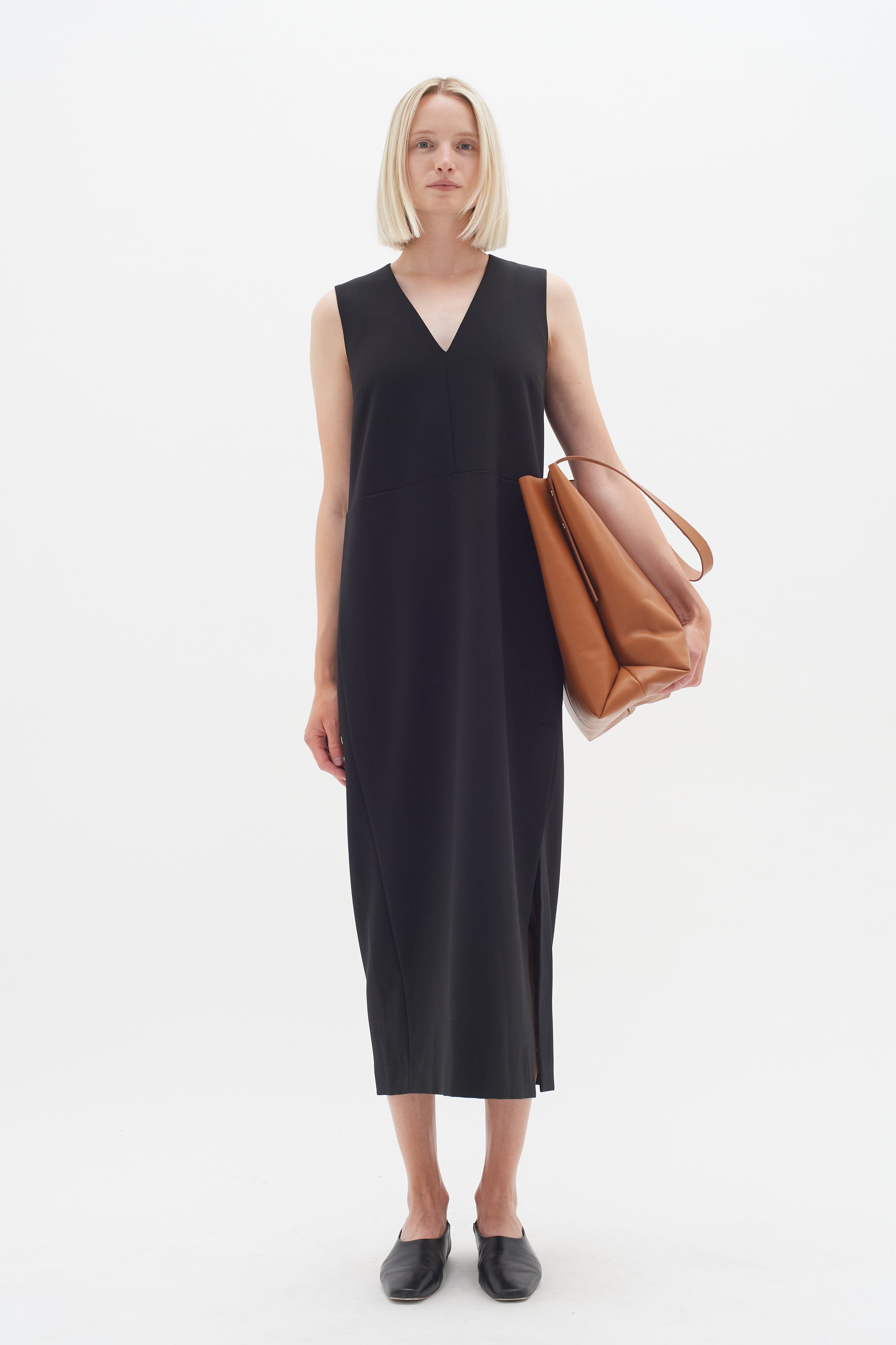 ZomaIW V-Dress LOOKBOOK FRONT 30109216-194008