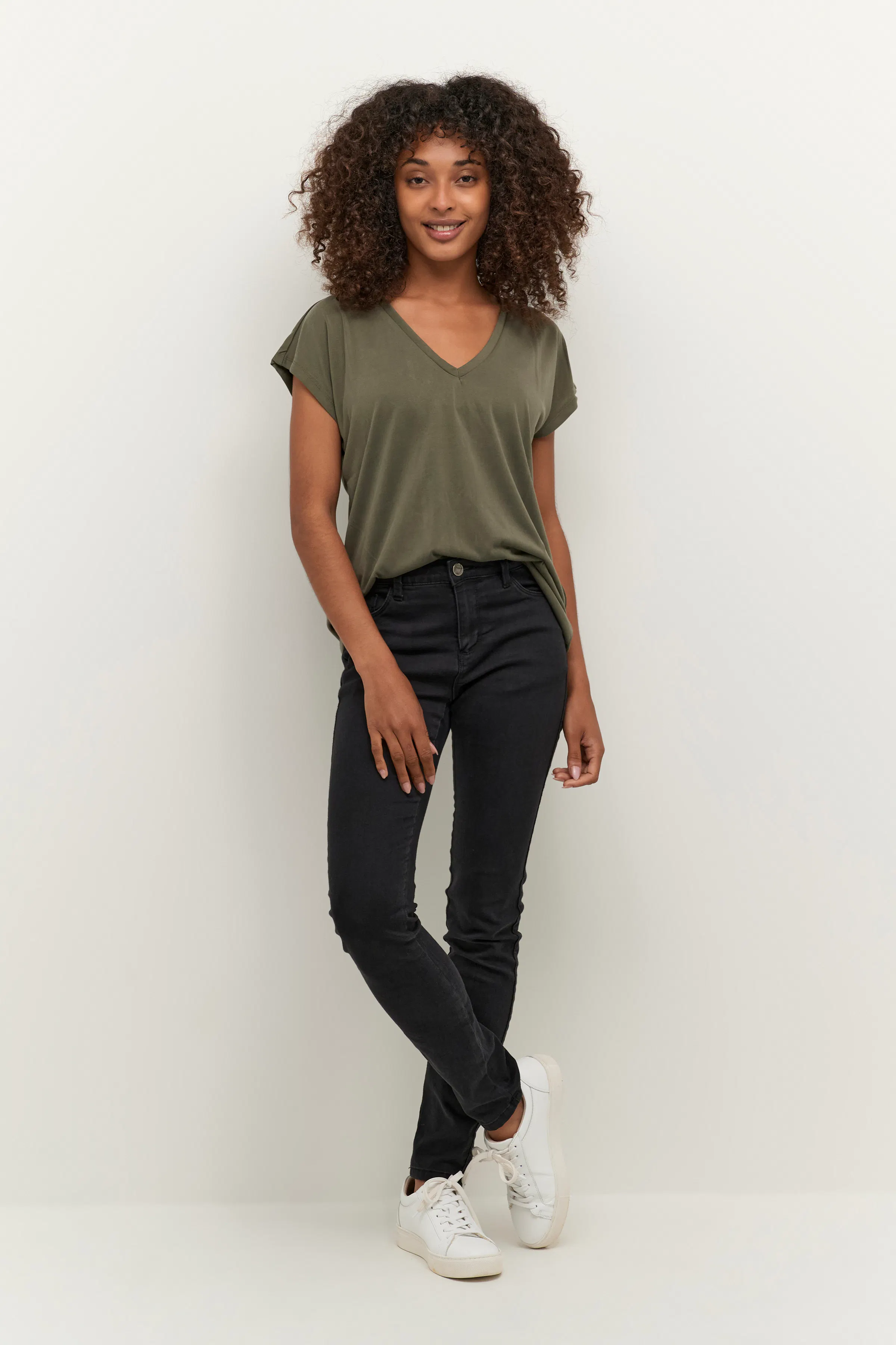 KAlise T-shirt LOOKBOOK FRONT 10504040-190511