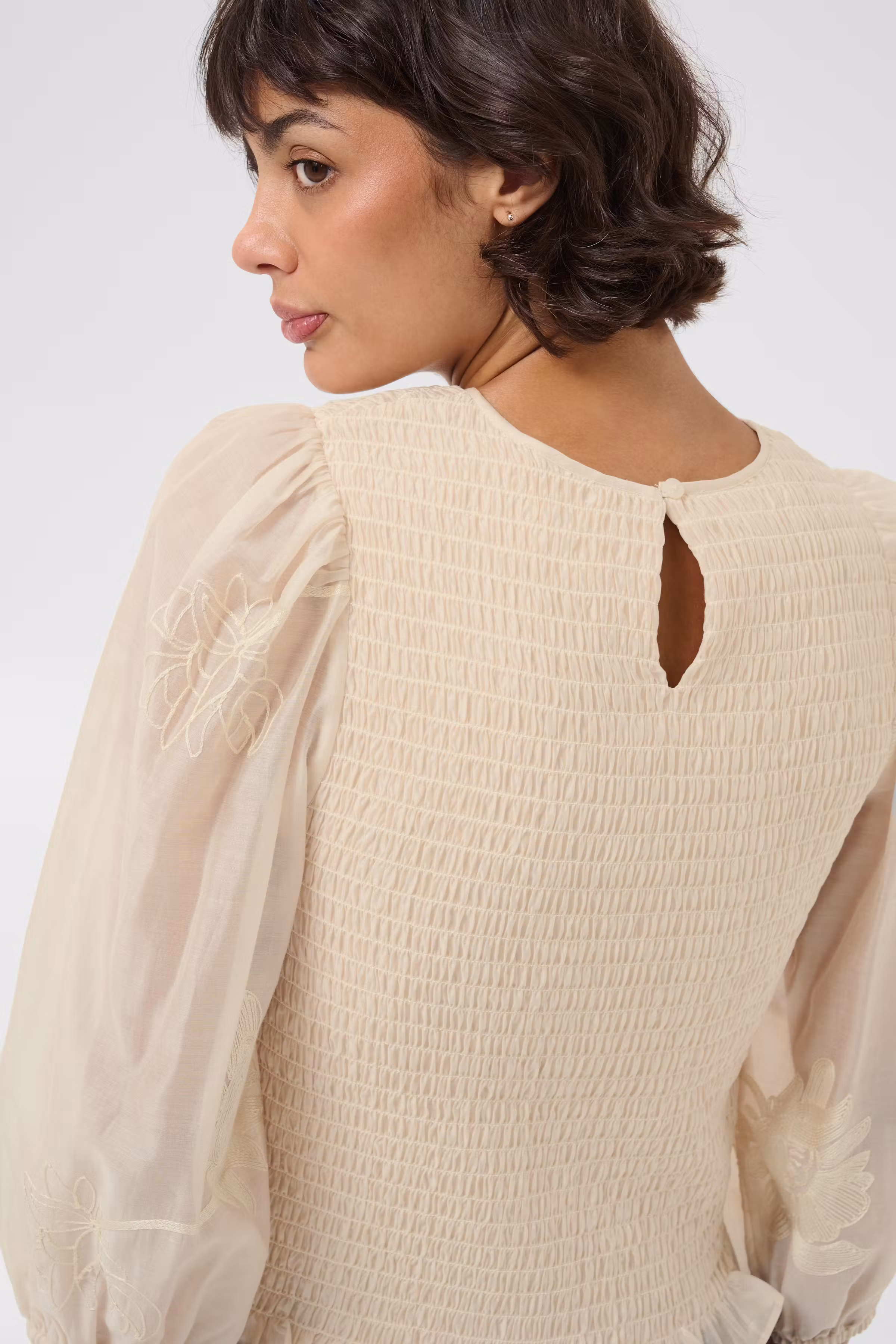 ChikaPW Blouse LOOKBOOK DETAIL 30310820-120304