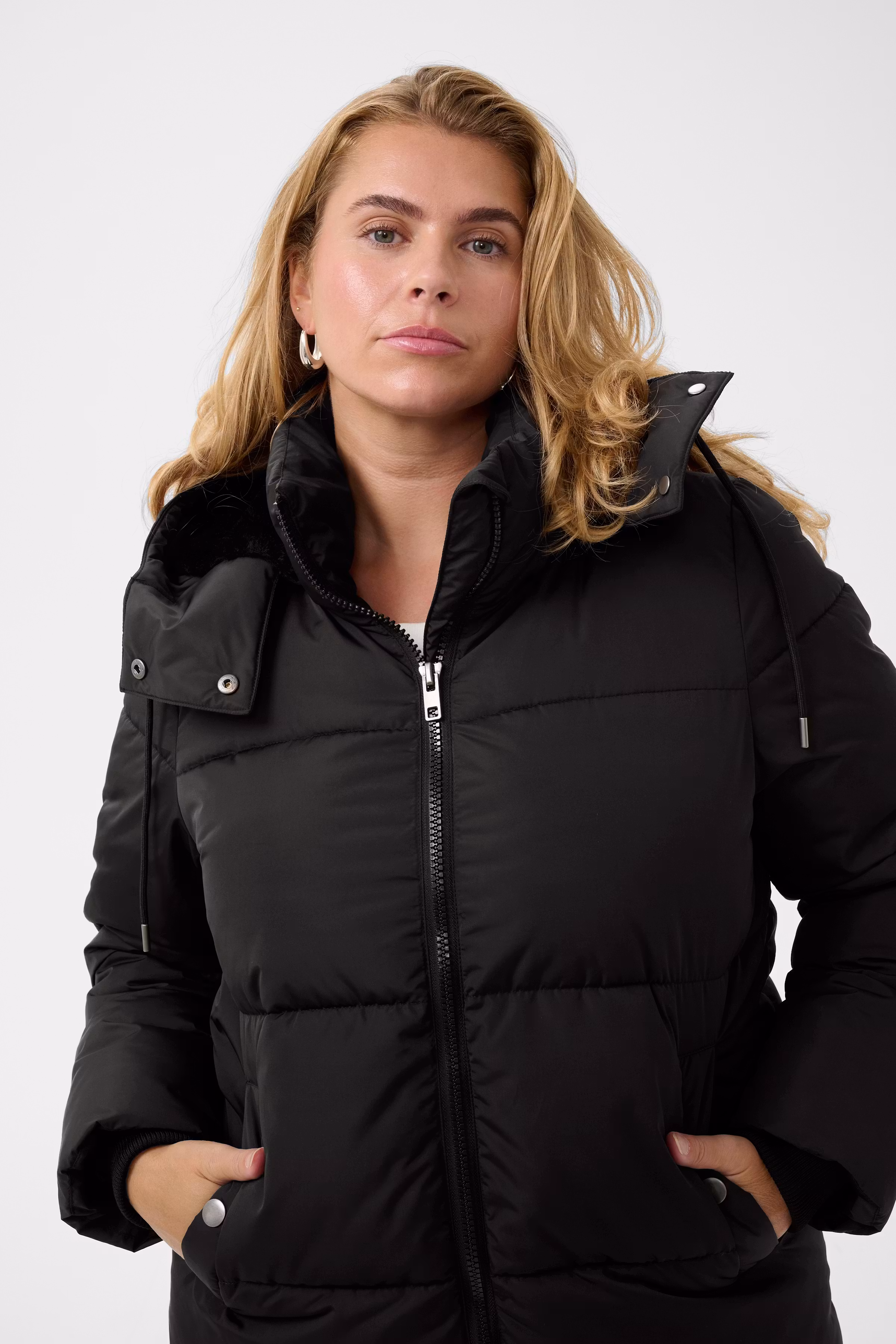 KCnikole Outerwear LOOKBOOK DETAIL 10584314-100121