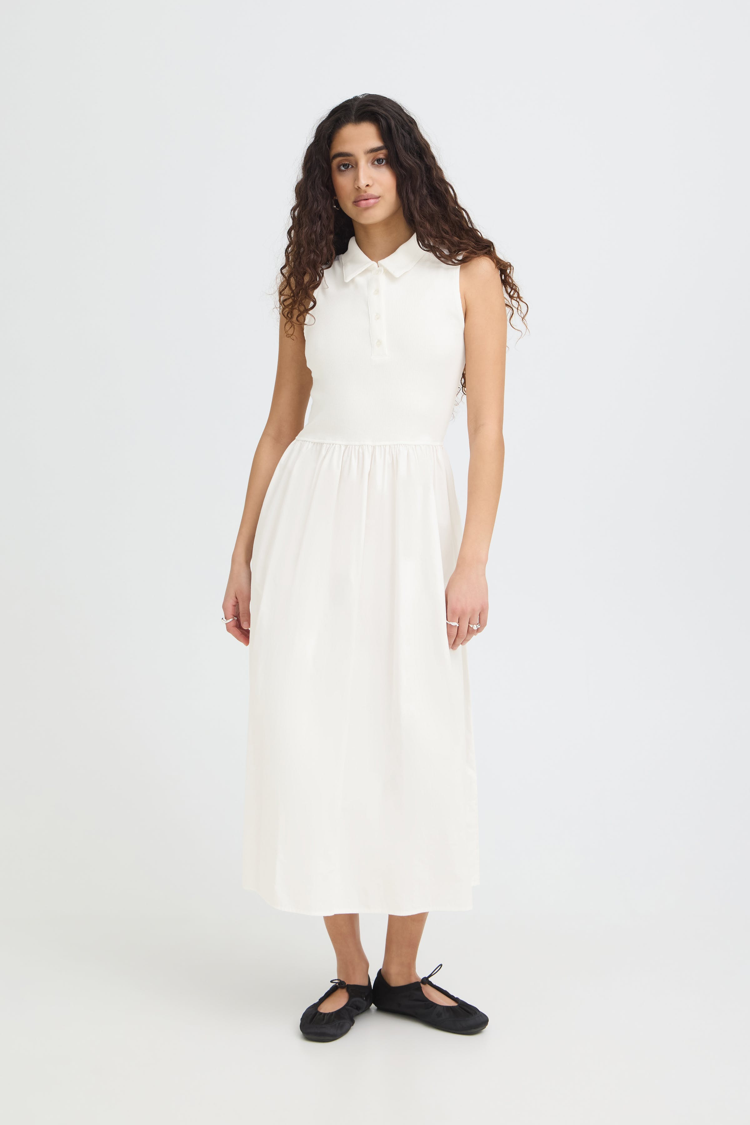 IHMONNA Robe LOOKBOOK FRONT 20125924-114201