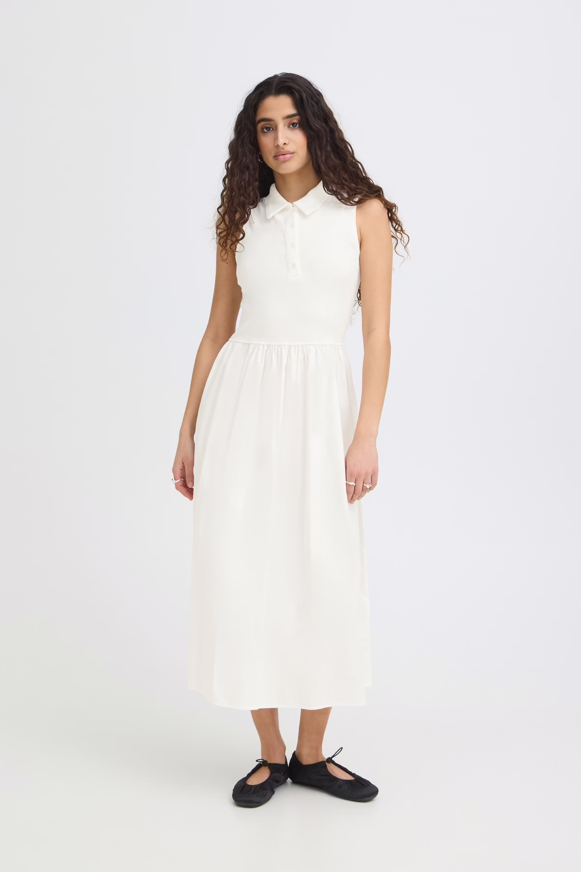 IHMONNA Robe LOOKBOOK FRONT 20125924-114201