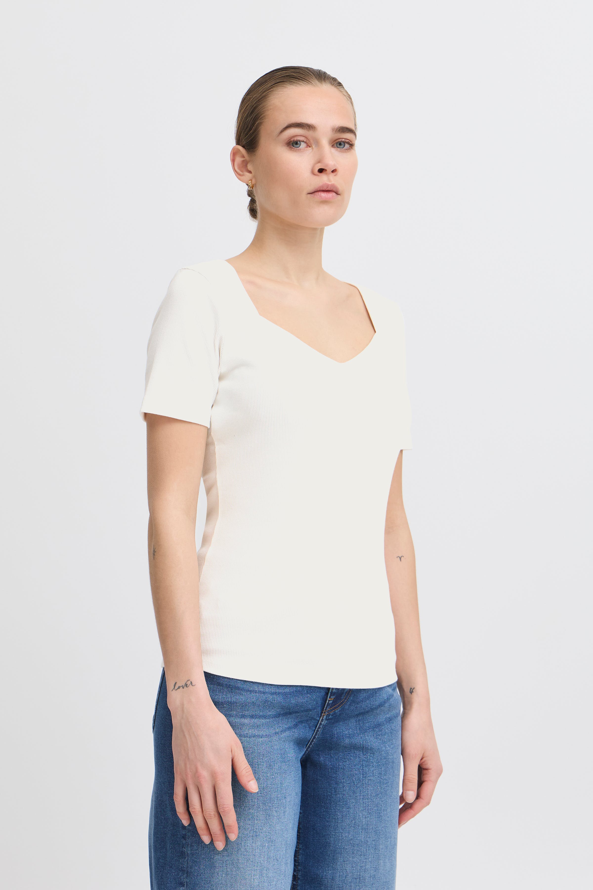 IHORETA T-shirt LOOKBOOK FRONT 20120617-114201