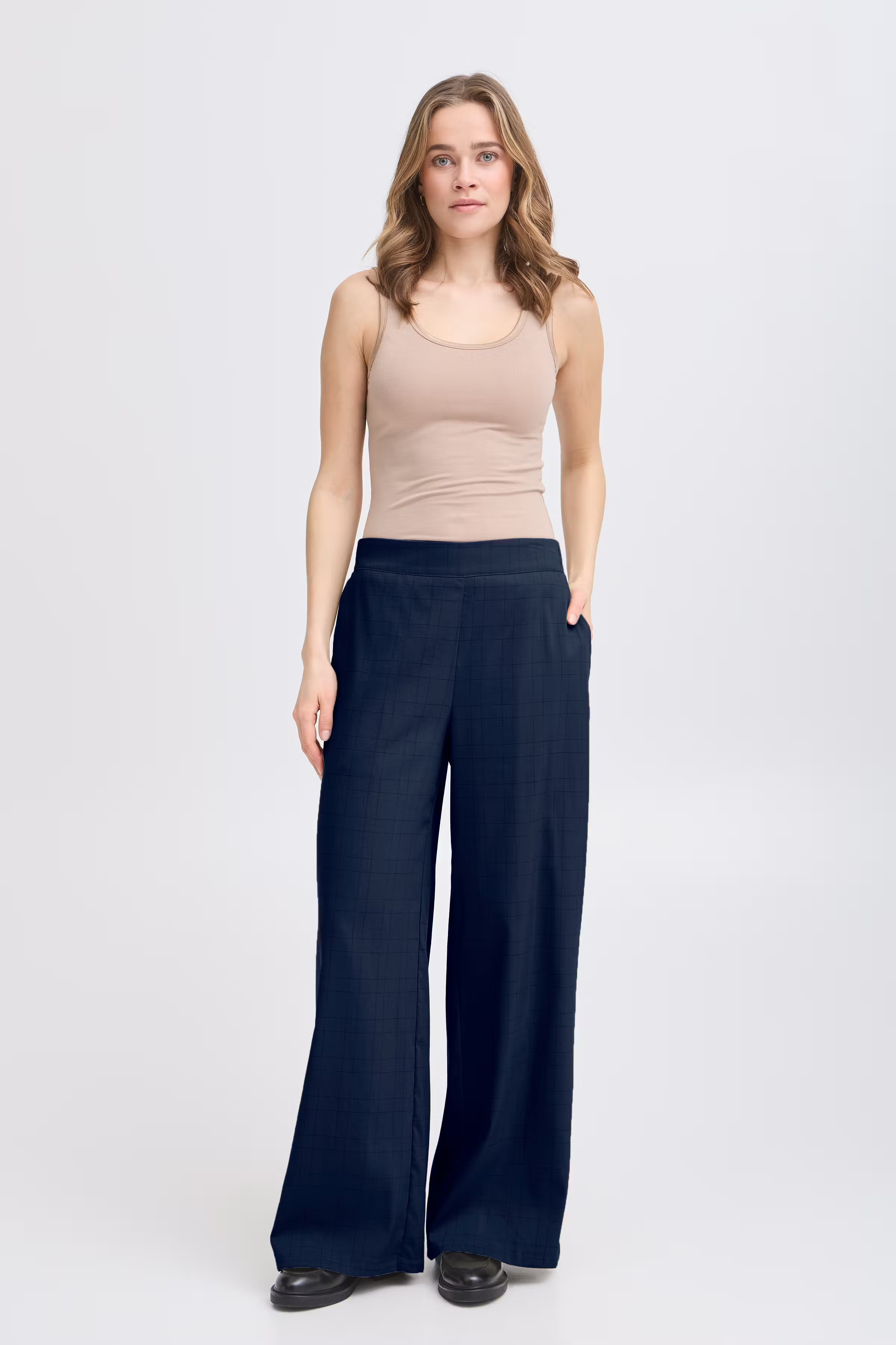 FRCHECKA Bukser LOOKBOOK FRONT 20616230-193923