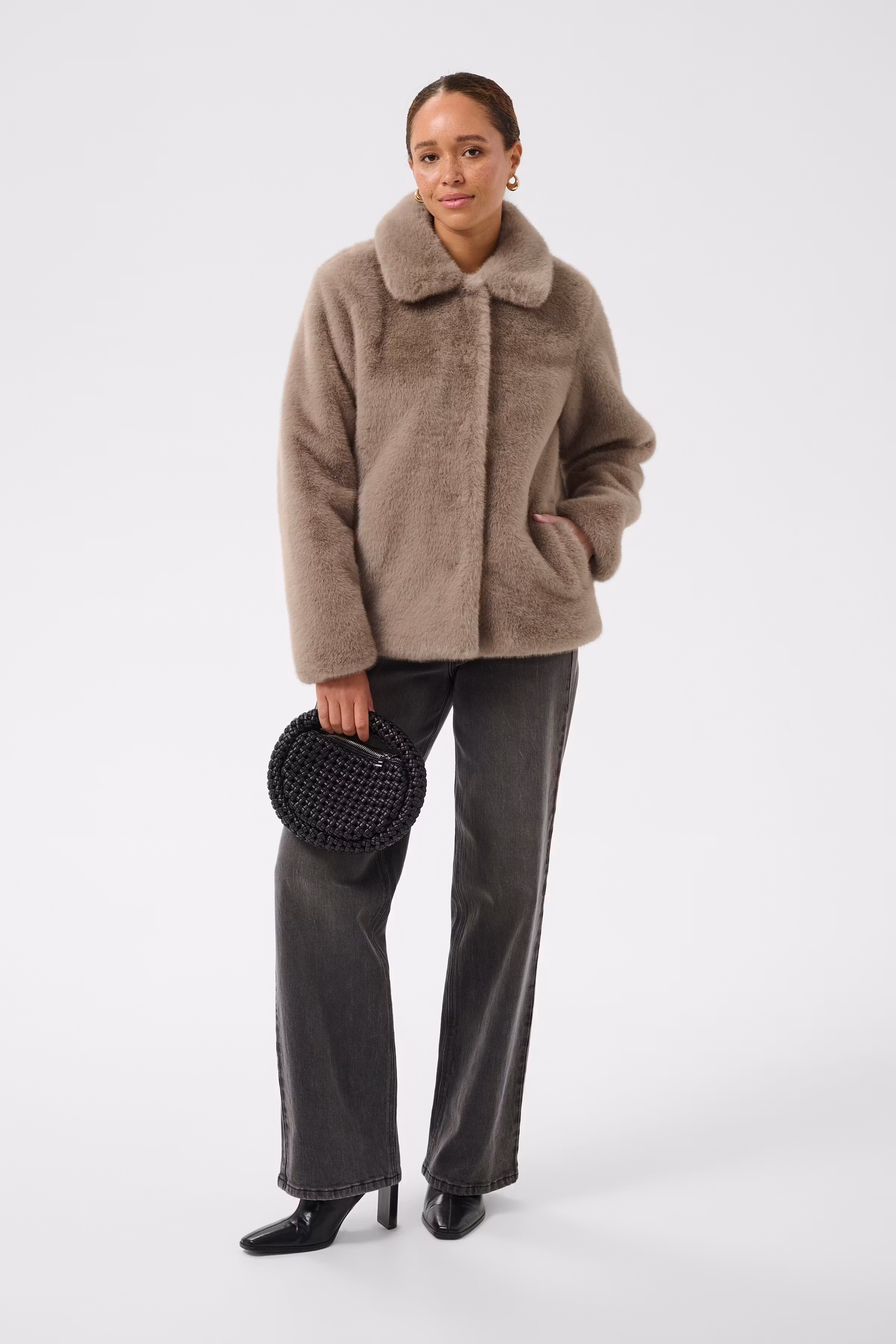 KArosa Outerwear LOOKBOOK FRONT 10511864-170808