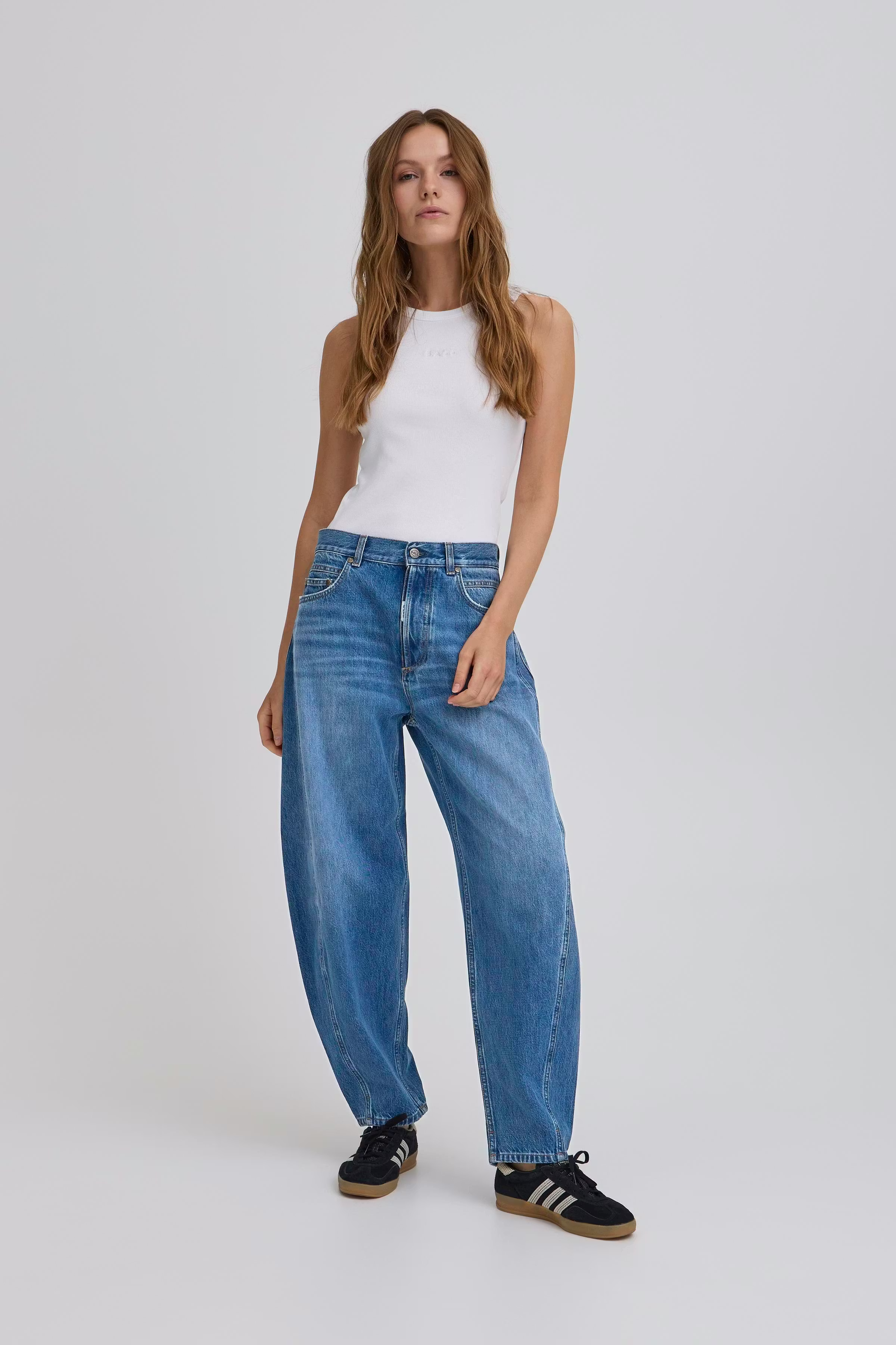 BACAVI Curved Jeans LOOKBOOK FRONT 50405378-205291
