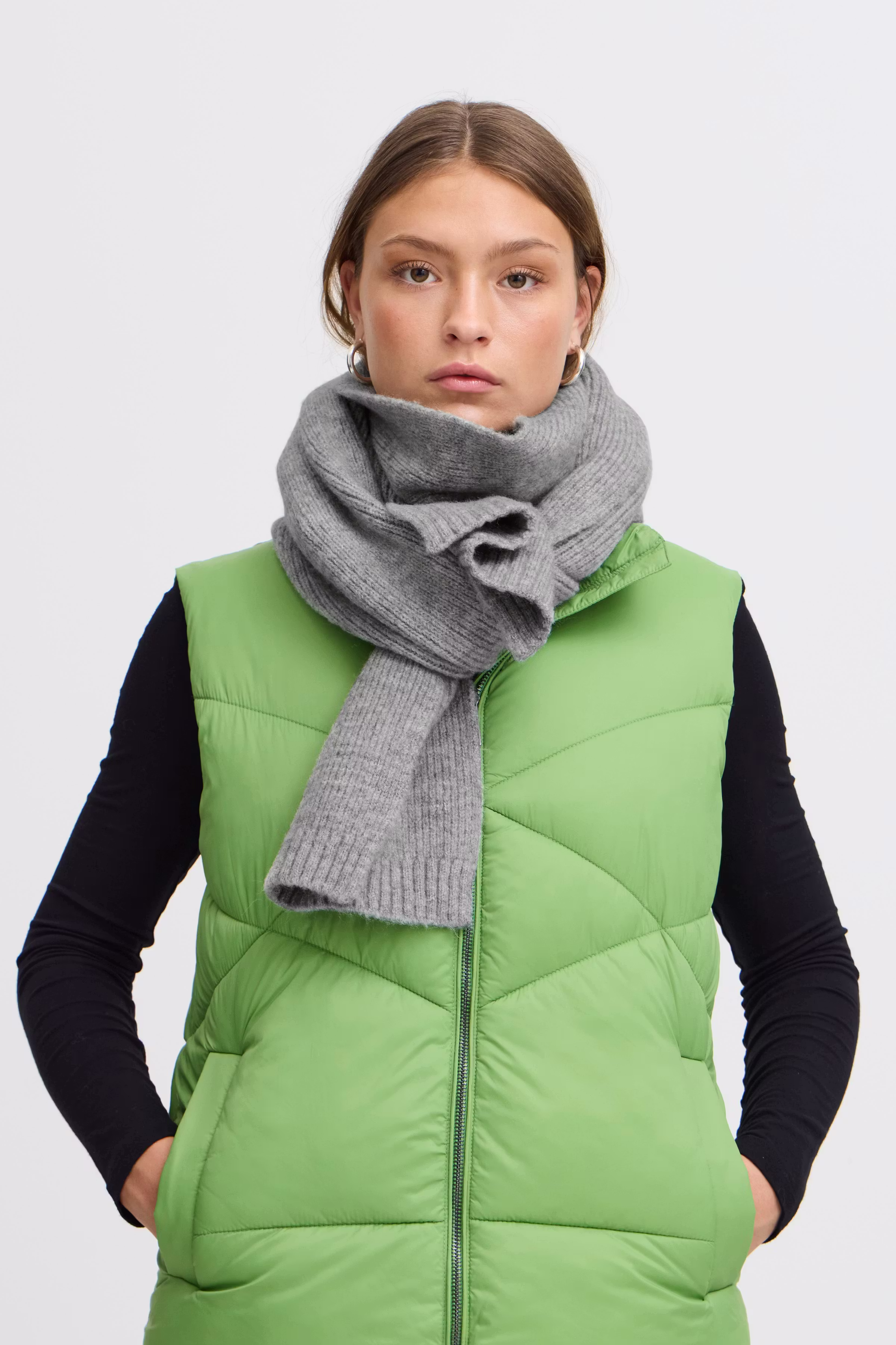 IAIVO Scarf LOOKBOOK FRONT 20112670-200420