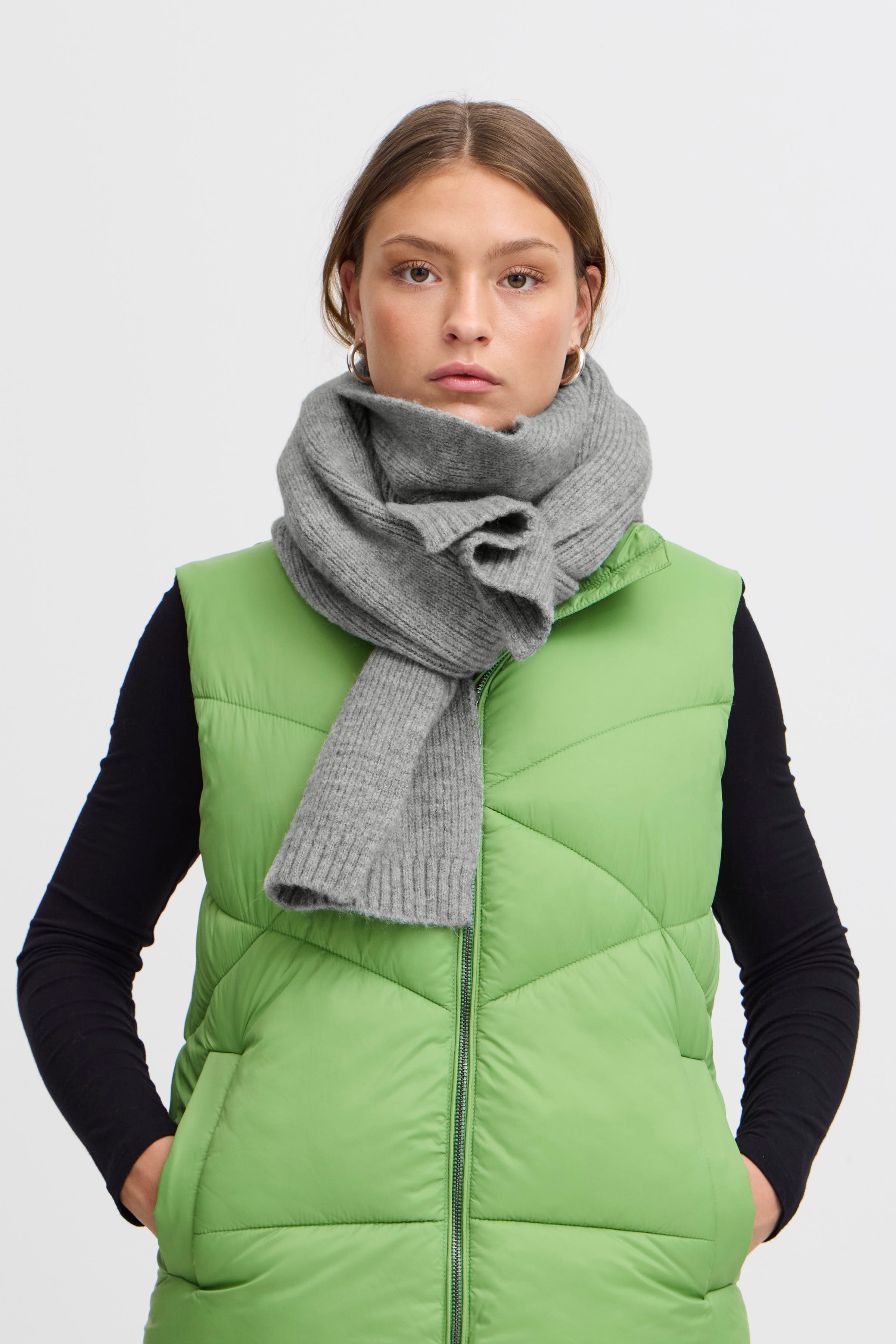 IAIVO Scarf LOOKBOOK FRONT 20112670-200420