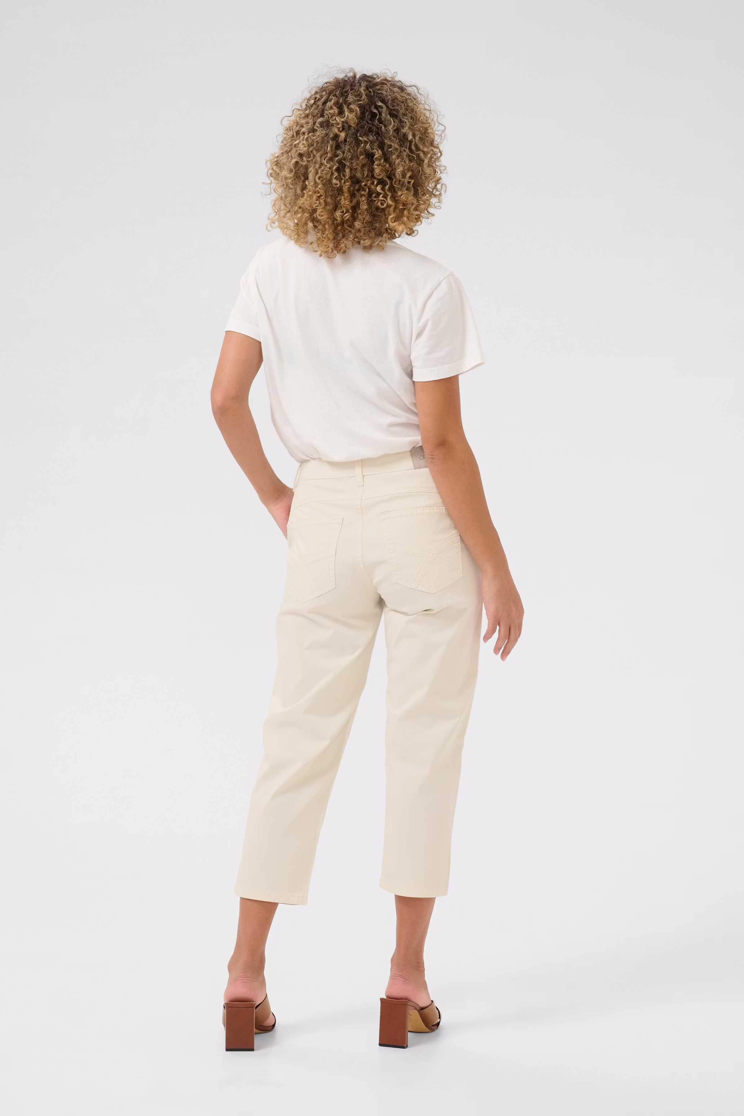 CRBerta Pantalon Capri LOOKBOOK BACK 10613651-125202