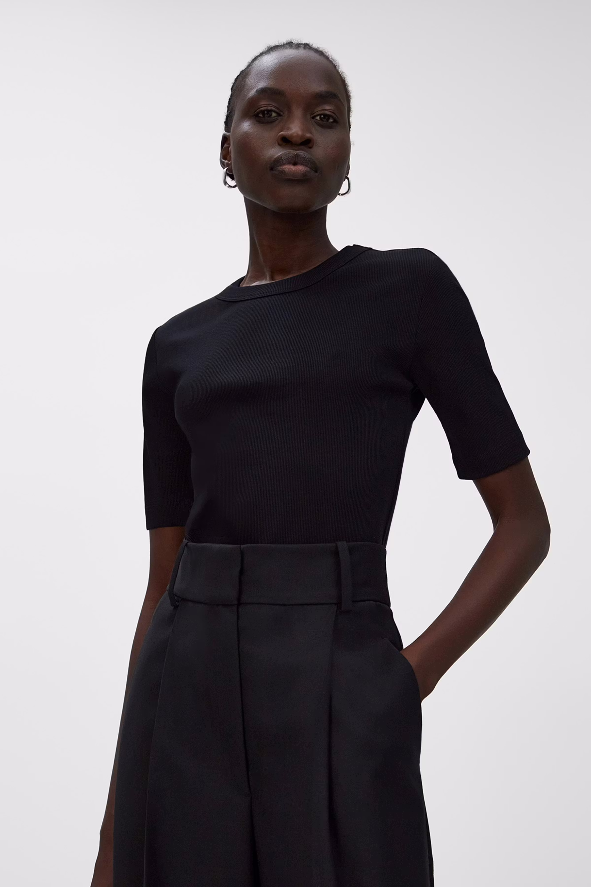 KRISTIN T-shirt LOOKBOOK FRONT 30600446-BK999