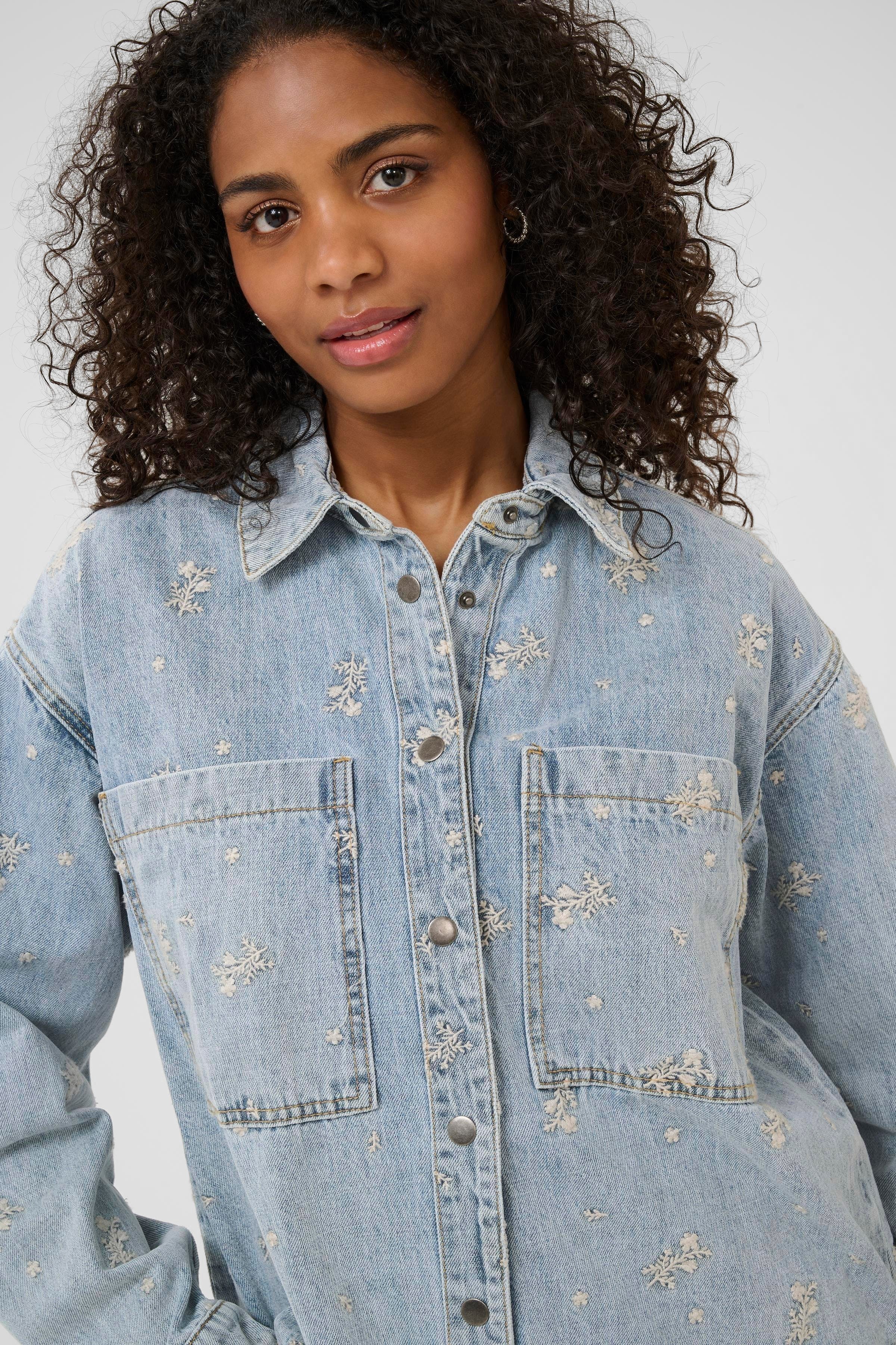 KAbabeth Denim Jacket LOOKBOOK DETAIL 10507500-107606