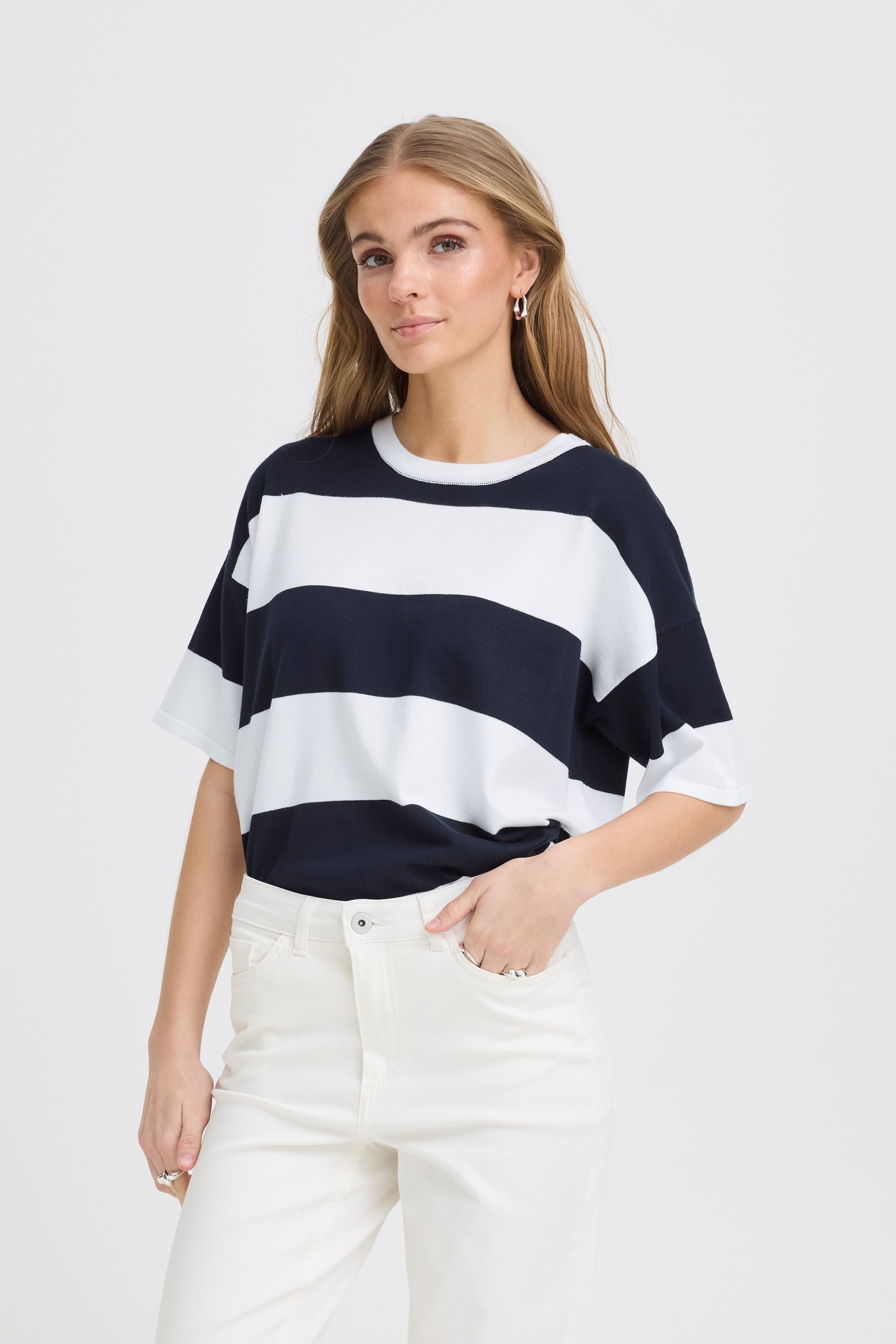 IHLULS Pullover LOOKBOOK FRONT 20125817-900006934