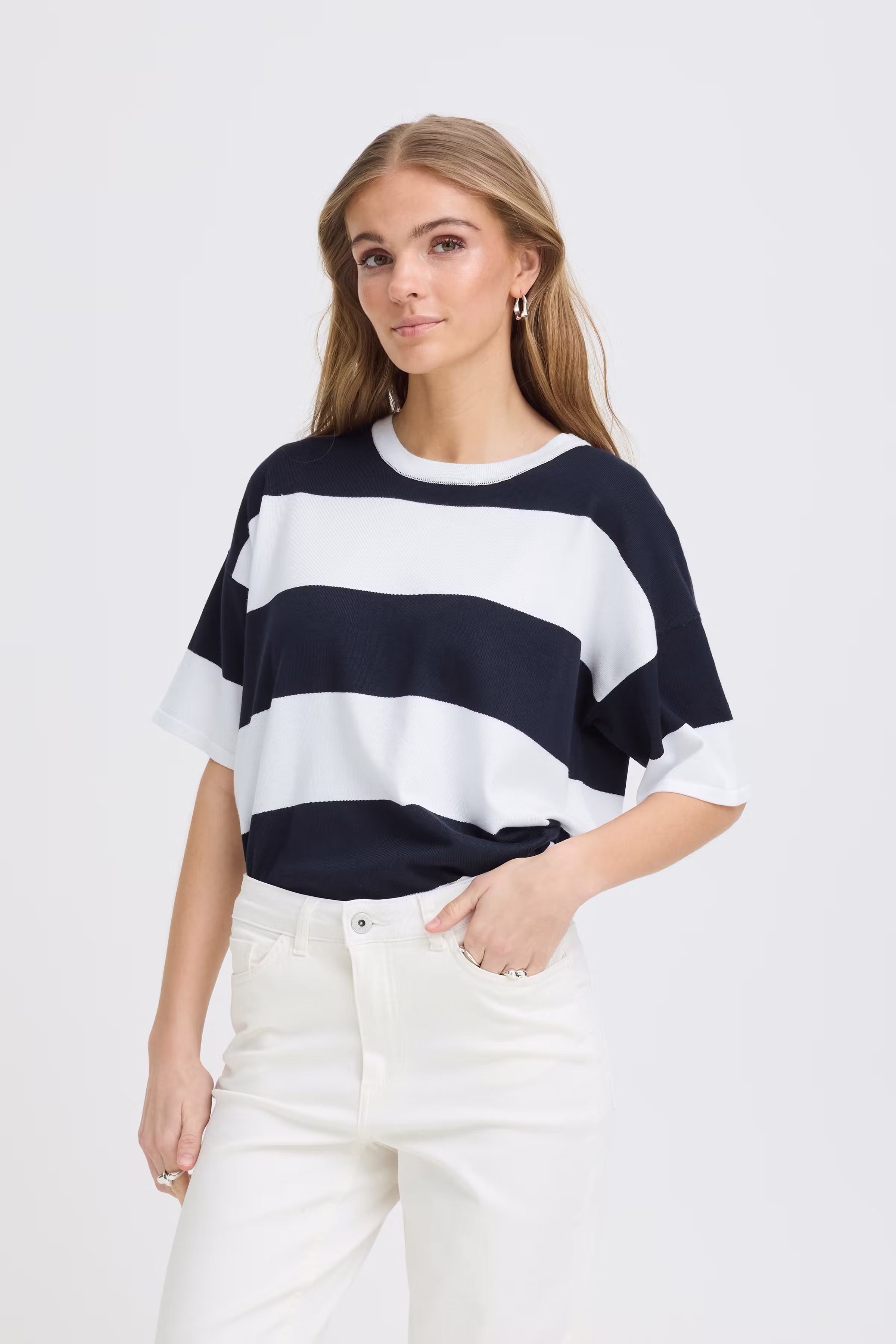 IHLULS Pullover LOOKBOOK FRONT 20125817-900006934