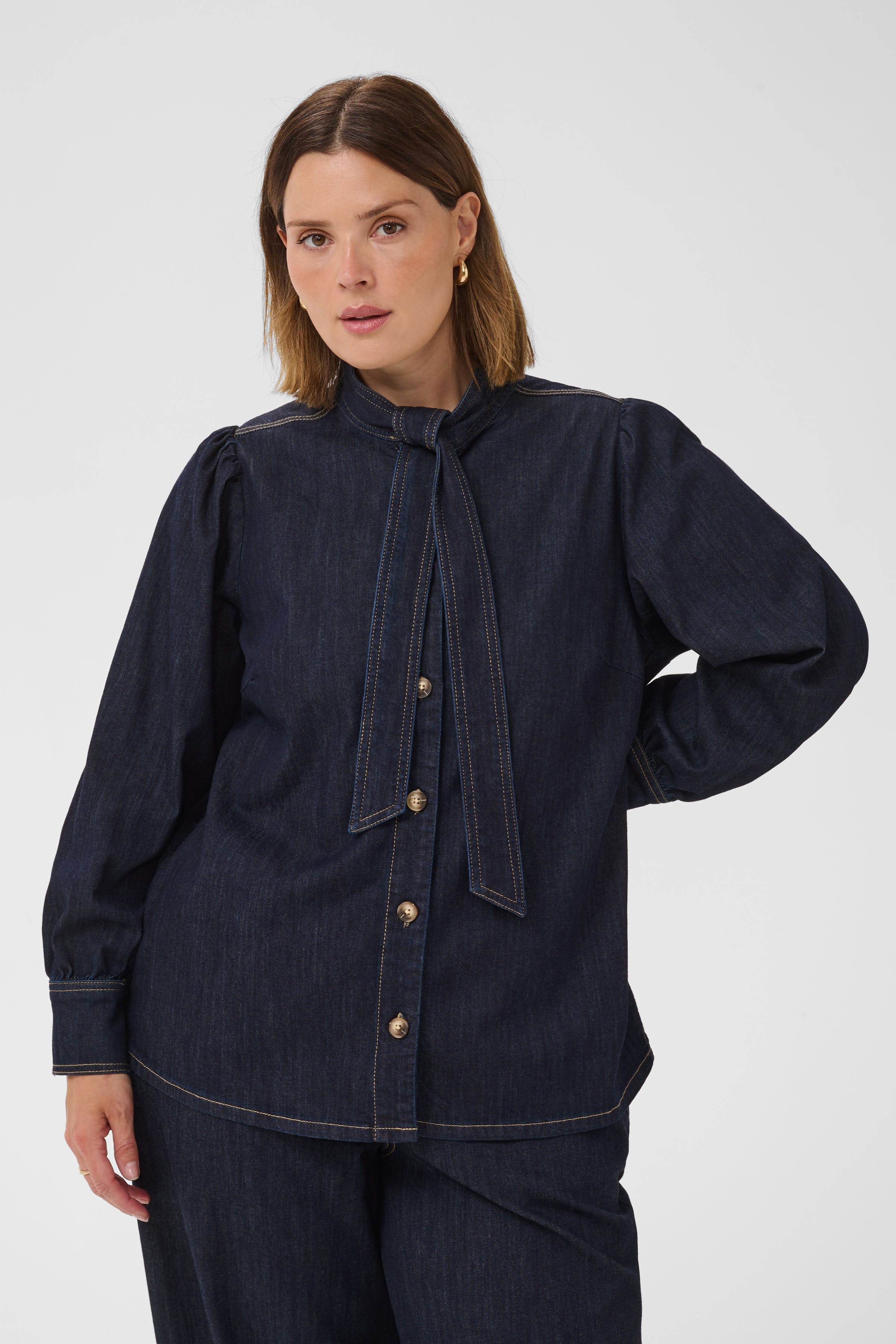 KCmally Shirt LOOKBOOK FRONT 10584365-102990