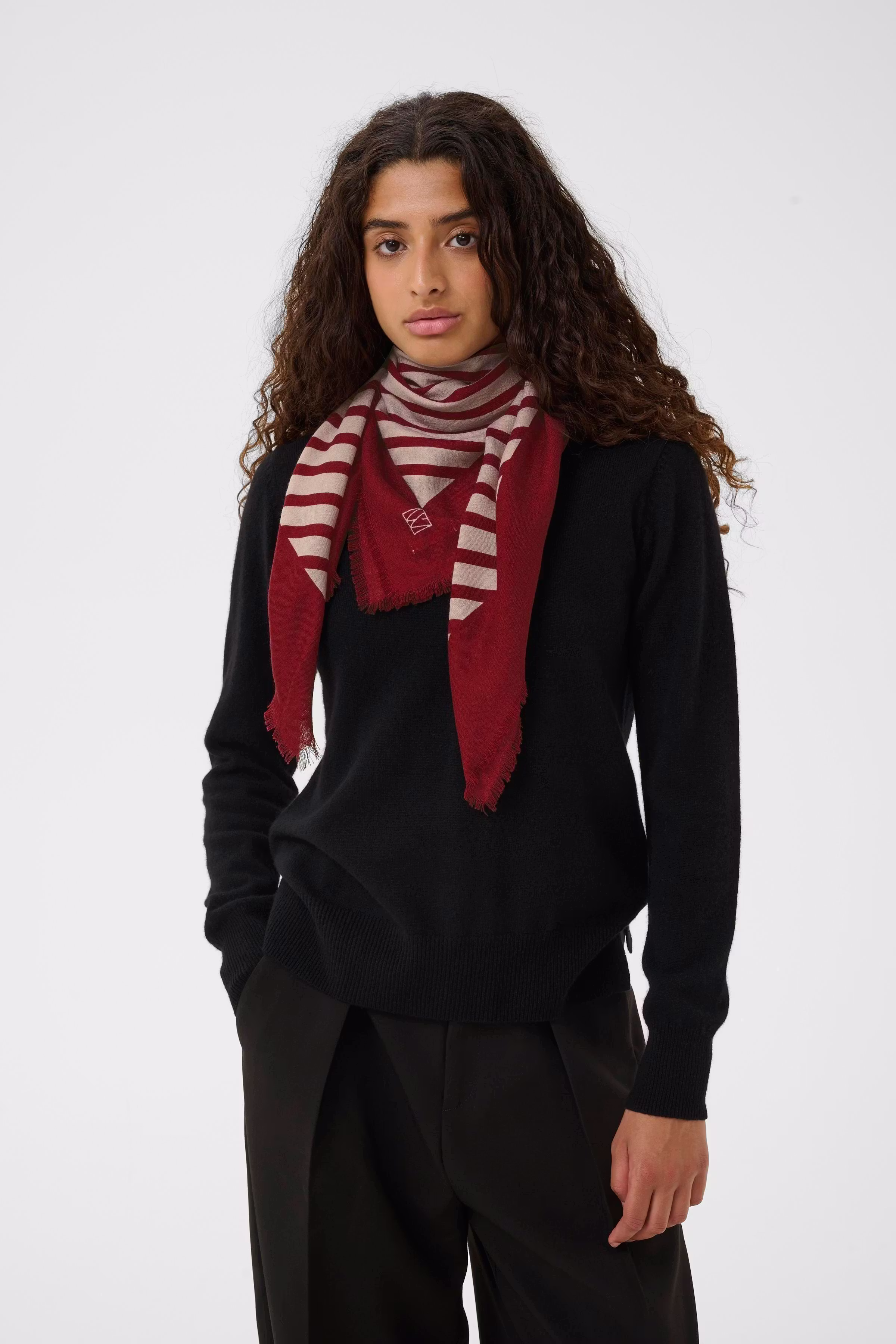 AmiIW Tørklæde LOOKBOOK FRONT 30110773-161509