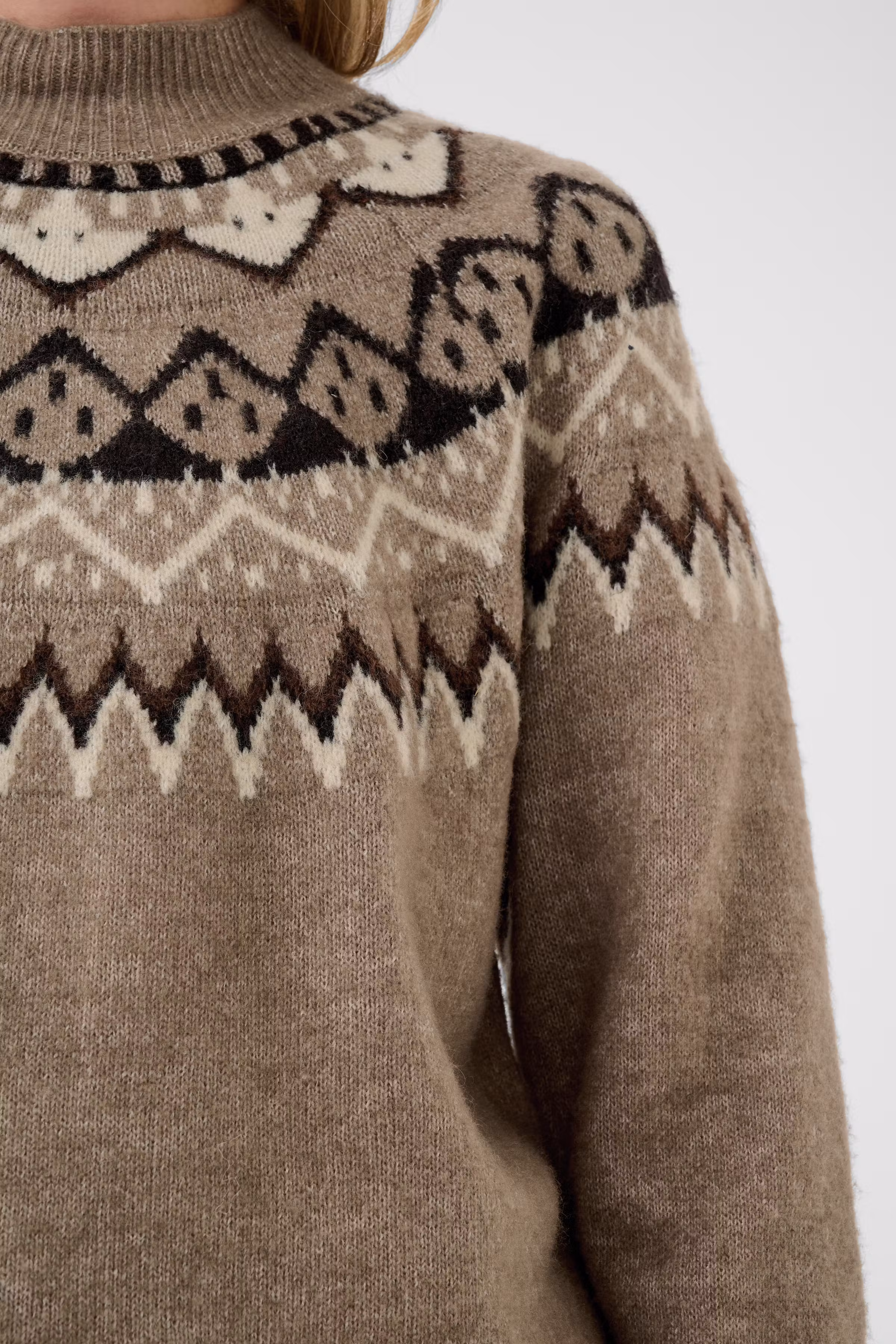 CRCherrie Pullover LOOKBOOK DETAIL 10615330-1714091