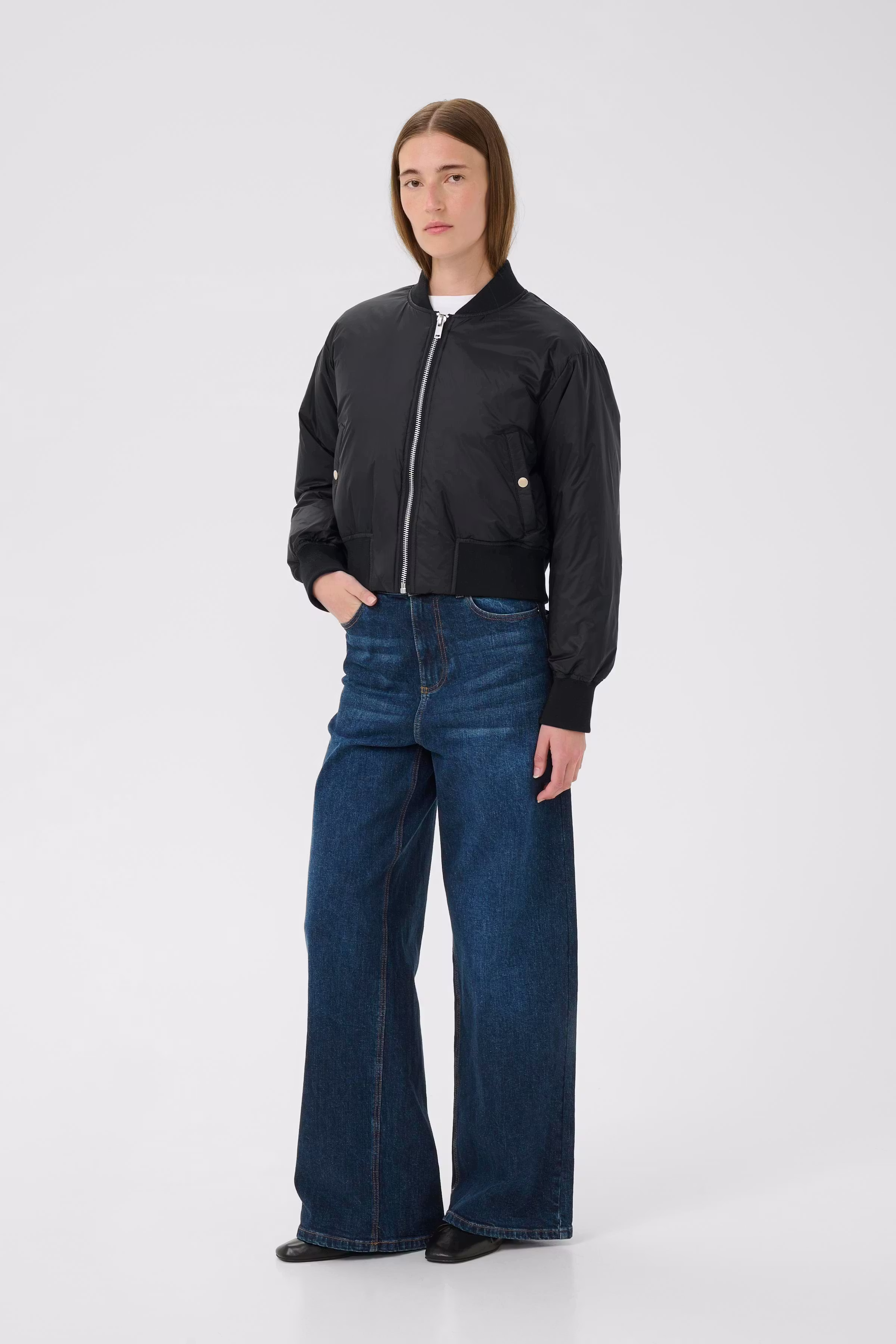 KialinnIW Cropped bomber jas LOOKBOOK FRONT 30110657-194008