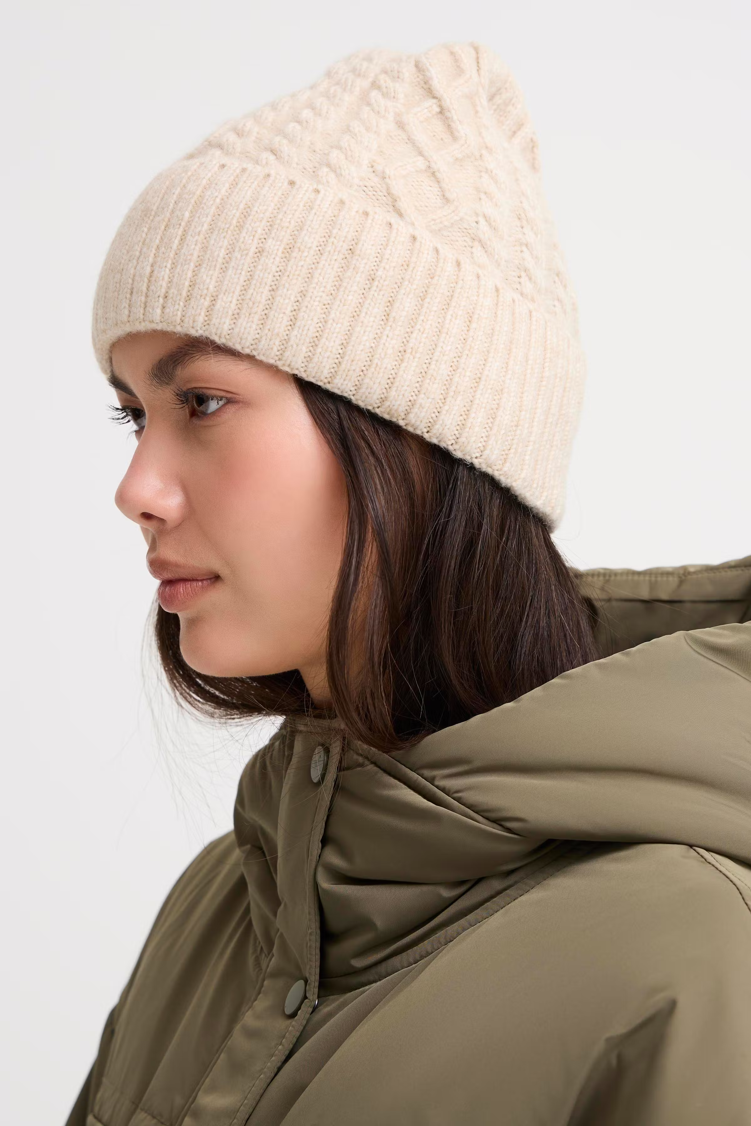 IALUCY Hatt LOOKBOOK DETAIL 20124379-1304011
