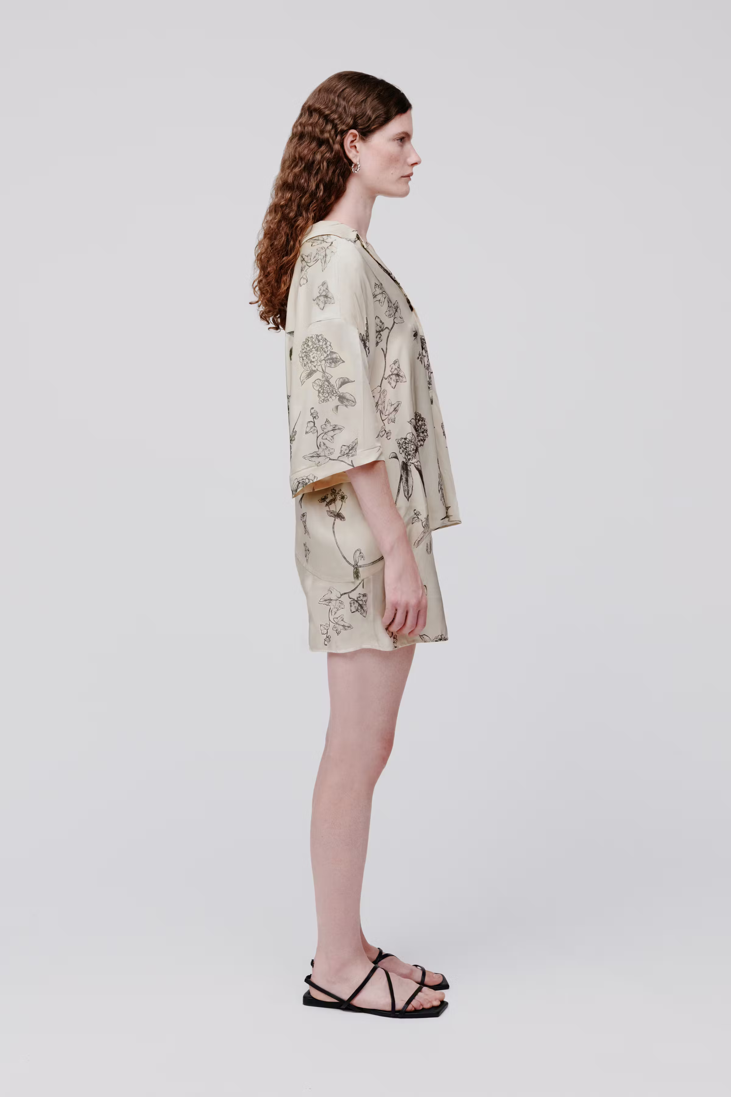 IOPIPER Shorts LOOKBOOK FRONT 30600643-MC2173