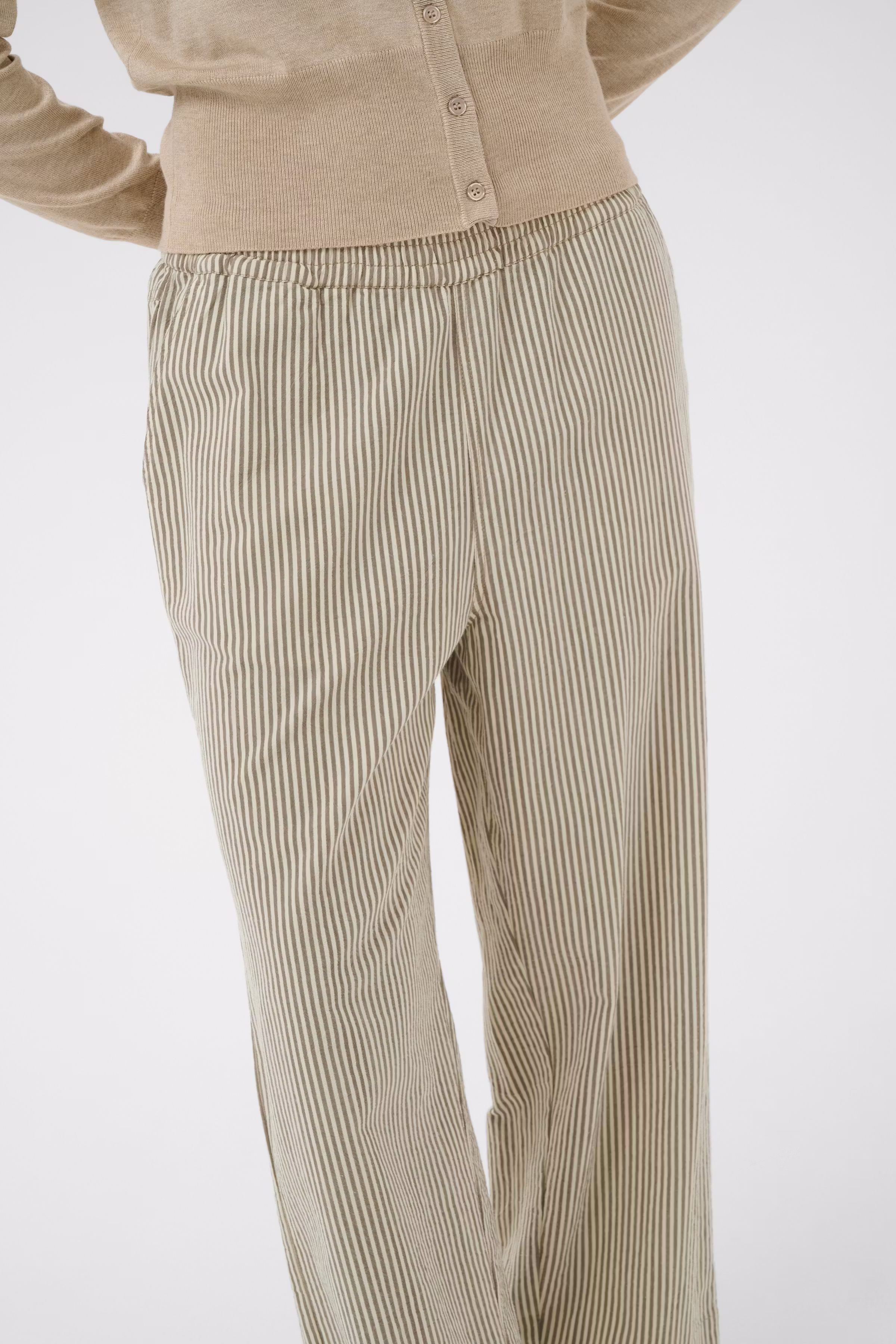 KAnaya Trousers LOOKBOOK DETAIL 10509009-108909
