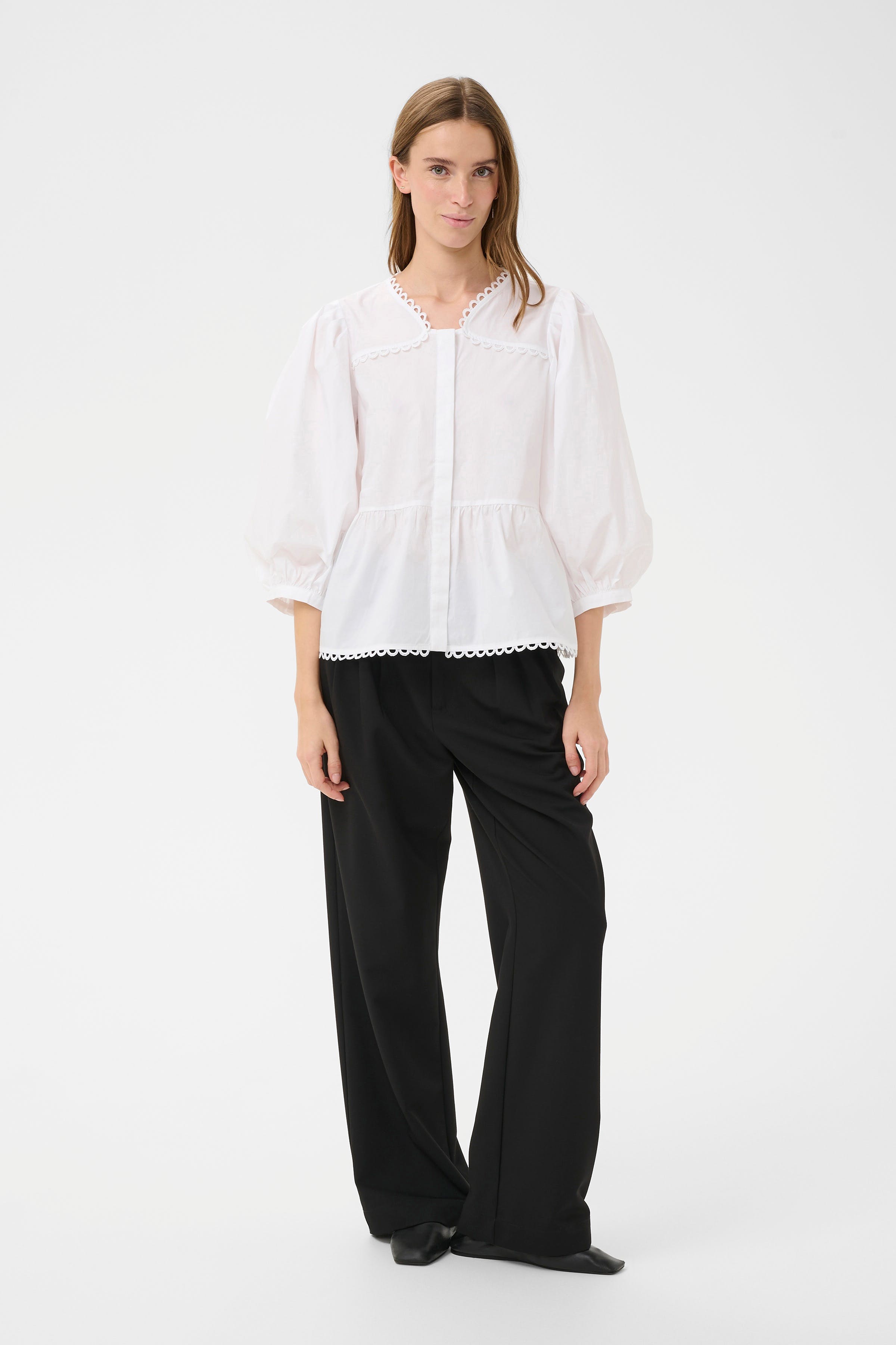 KBAnnabelle Blouse LOOKBOOK FRONT 10105537-110601