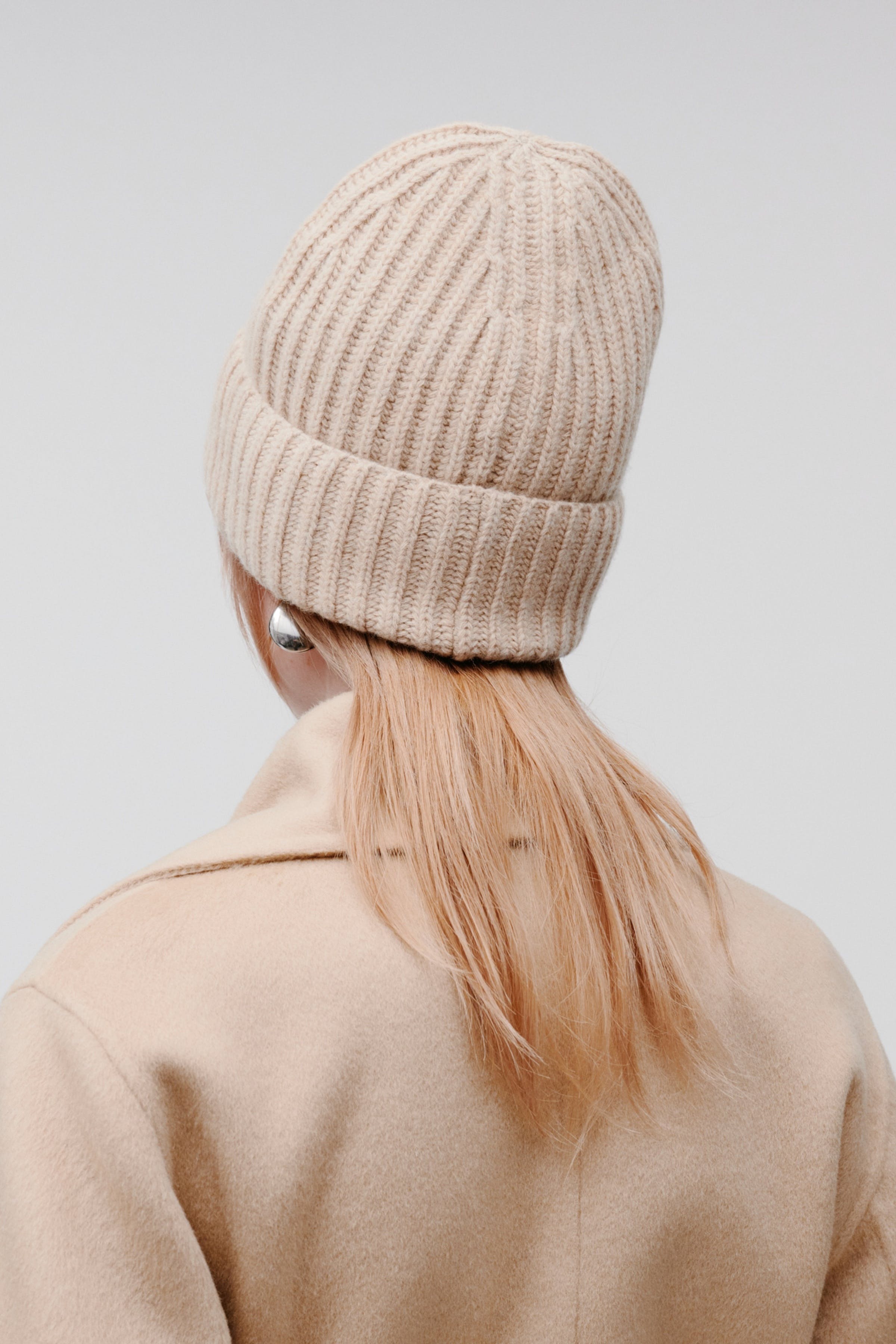 AMBER BEANIE LOOKBOOK DETAIL 30600716-BE401